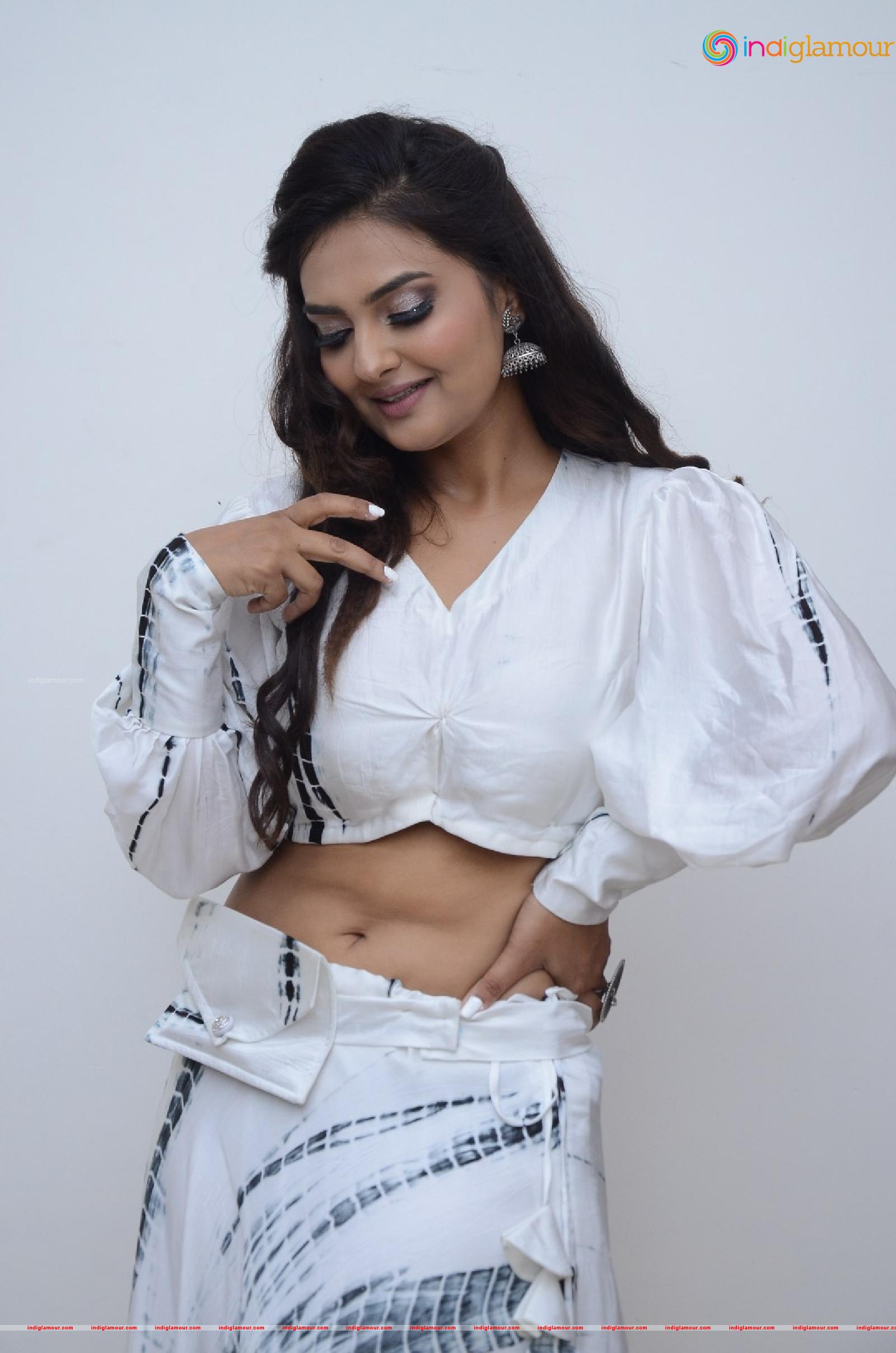 Neha Deshpande Actress hd photo