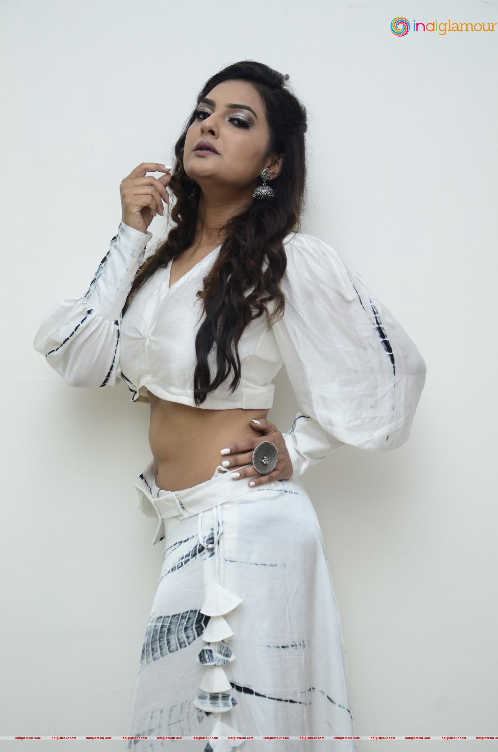 Neha Deshpande Actress hd photo
