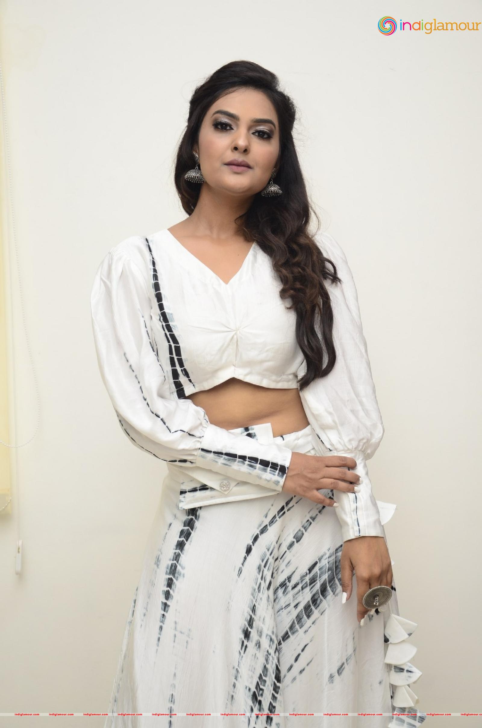Neha Deshpande Actress hd photo