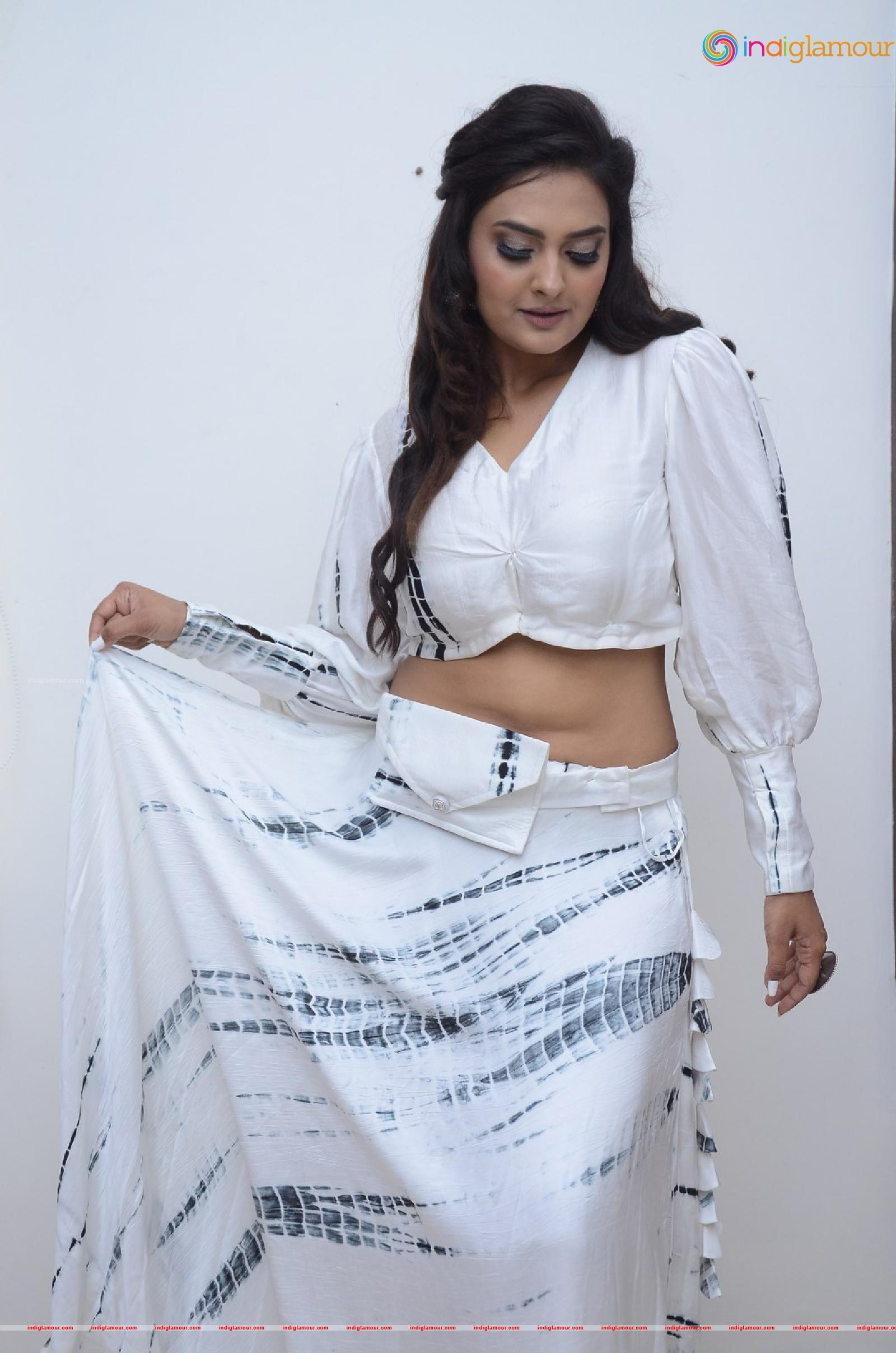 Neha Deshpande Actress hd photo