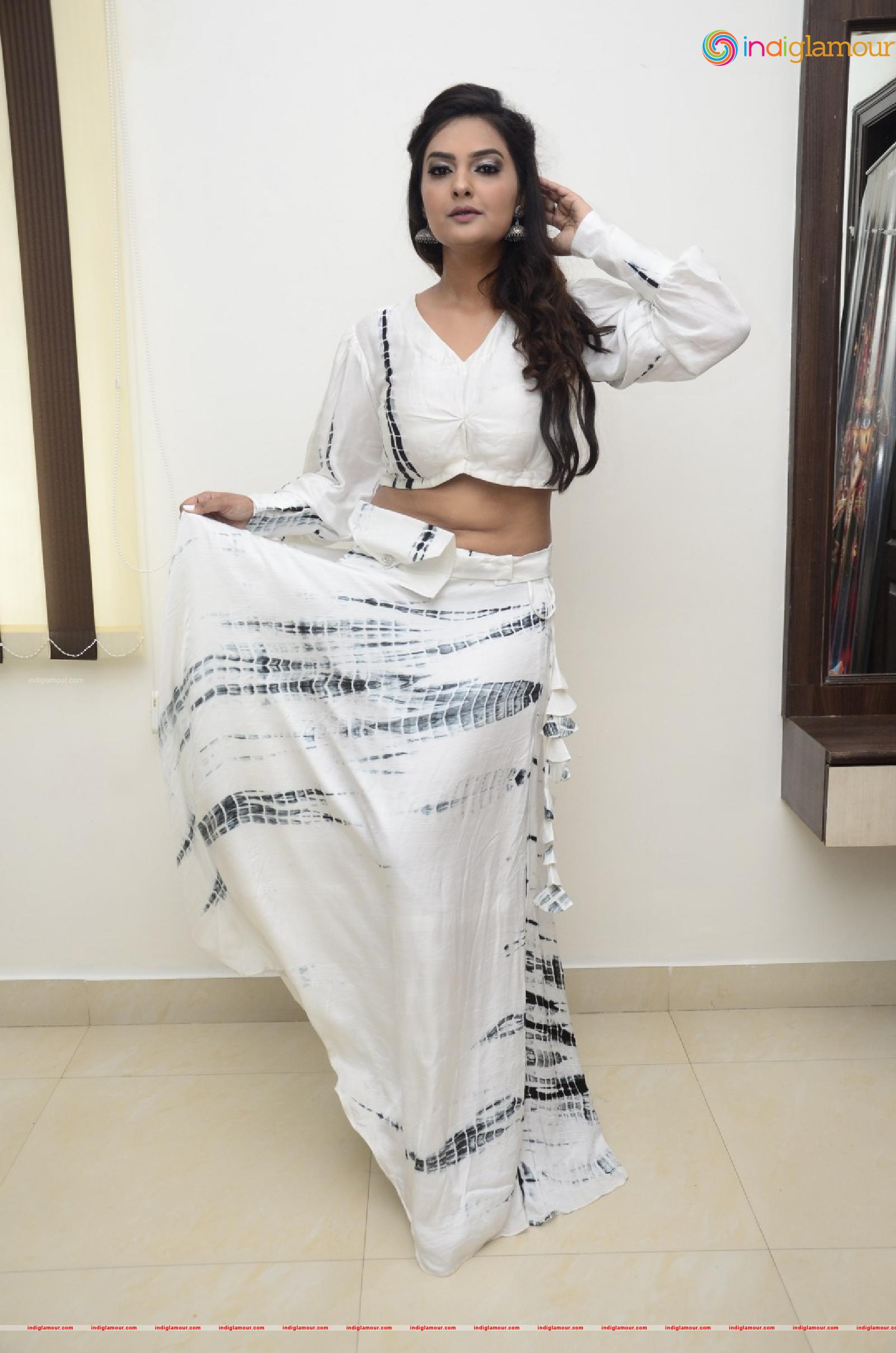 Neha Deshpande Actress hd photo
