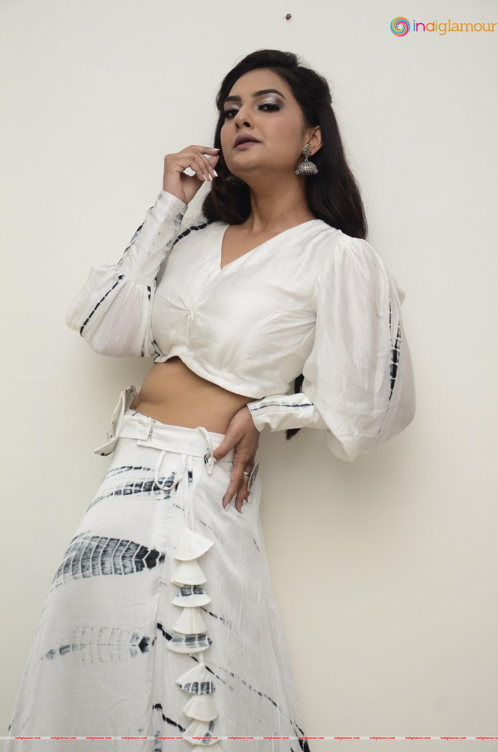 Neha Deshpande Actress hd photo