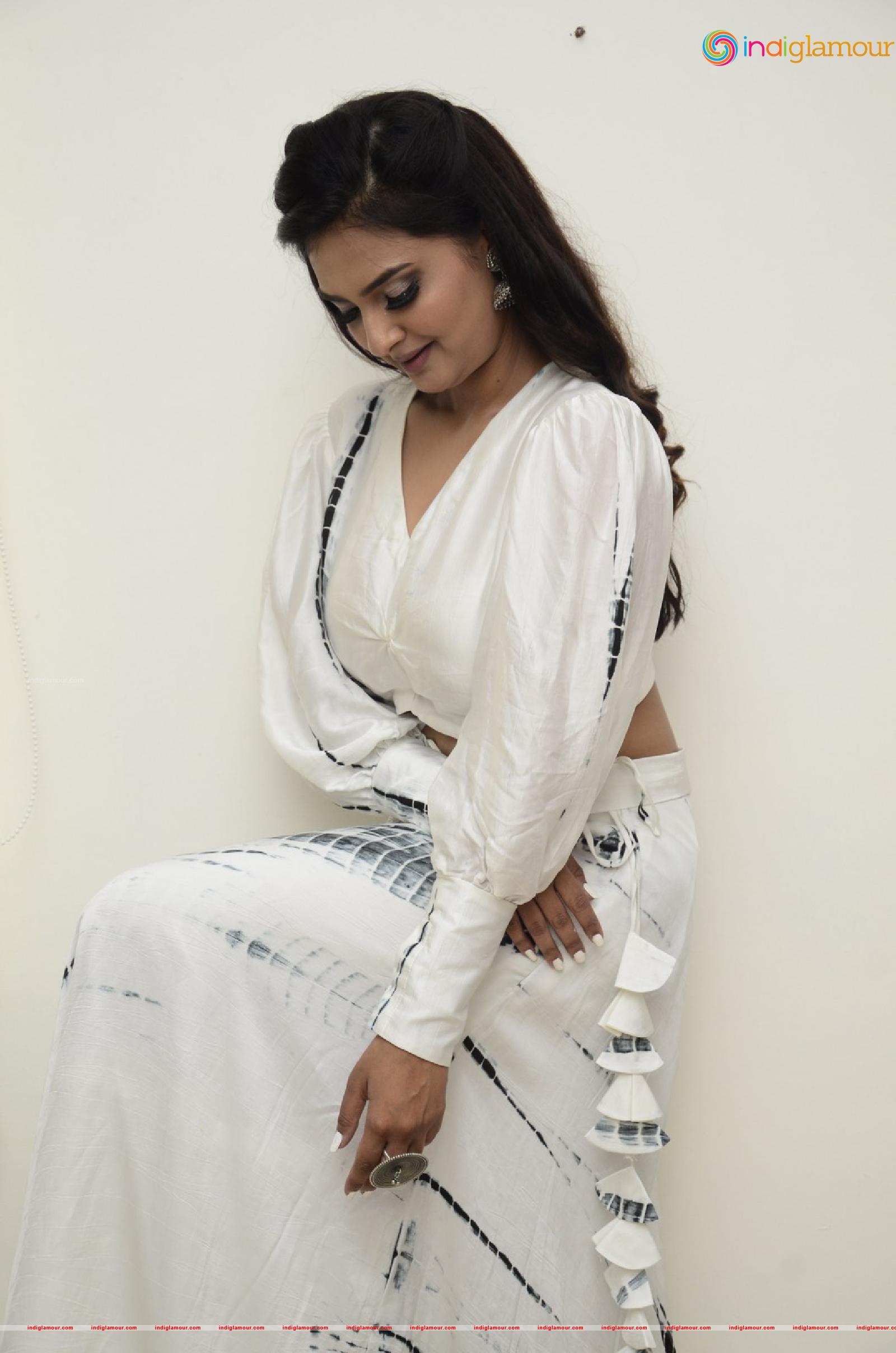 Neha Deshpande Actress hd photo