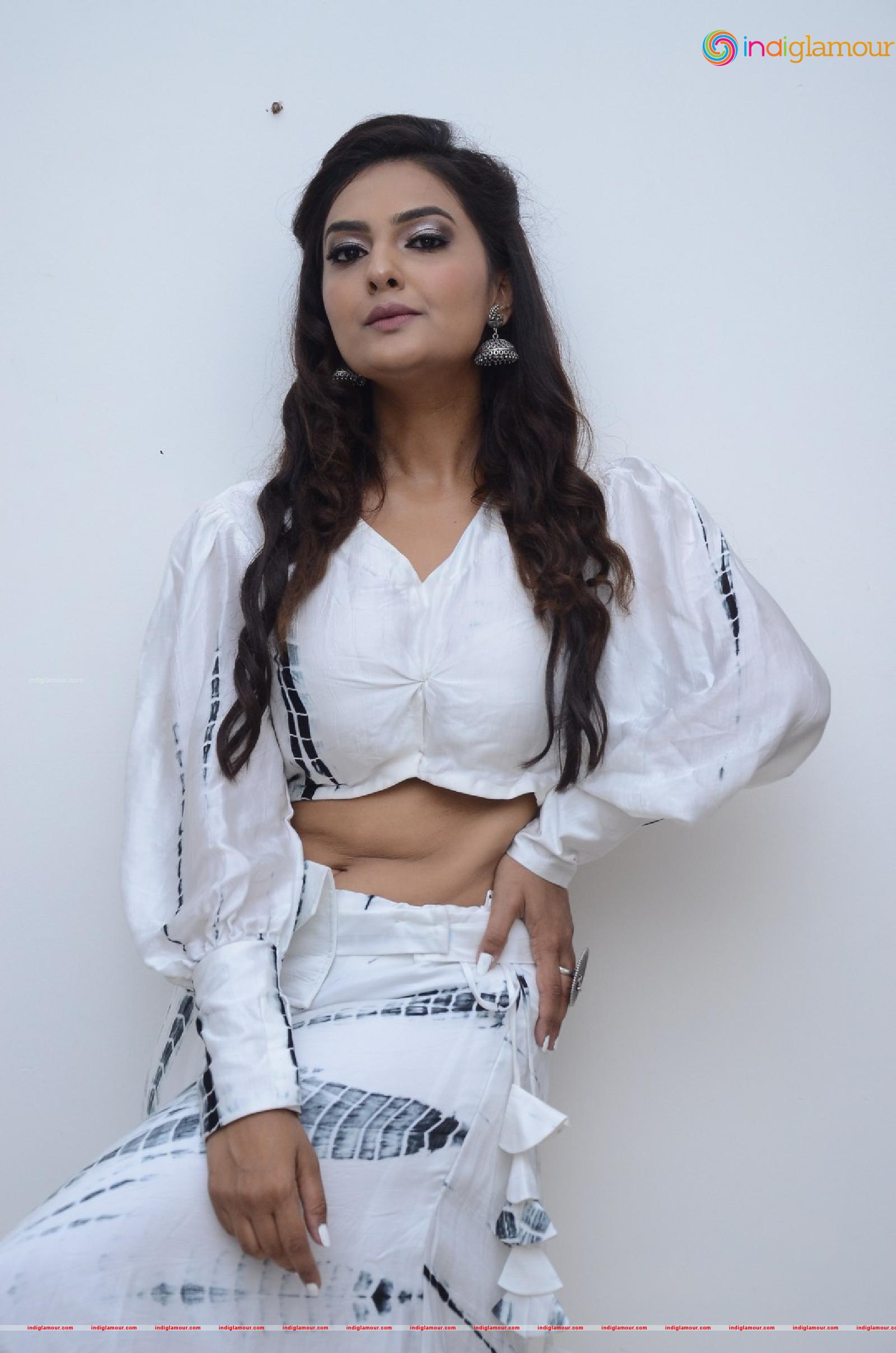 Neha Deshpande Actress hd photo