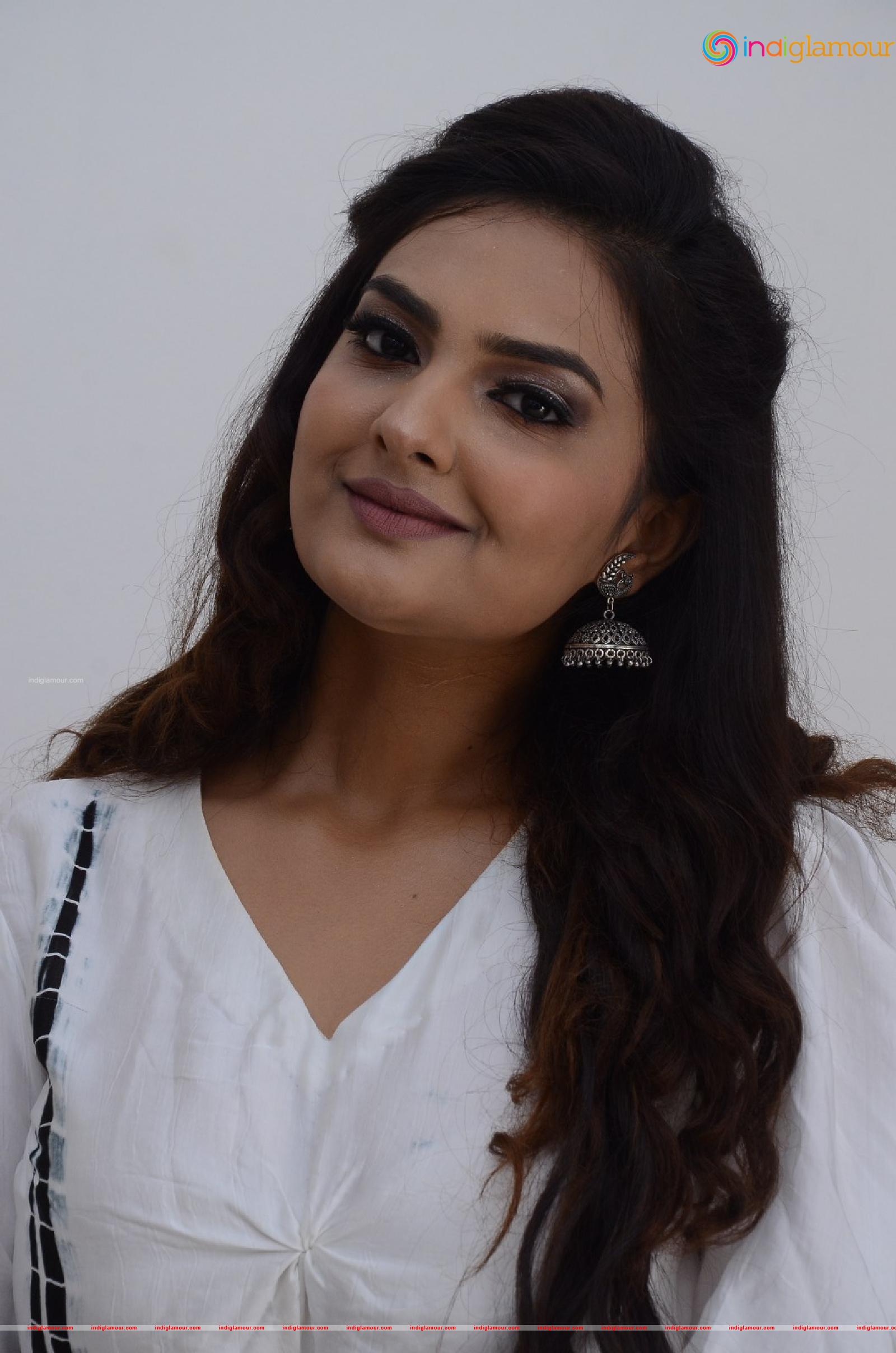 Neha Deshpande Actress hd photo