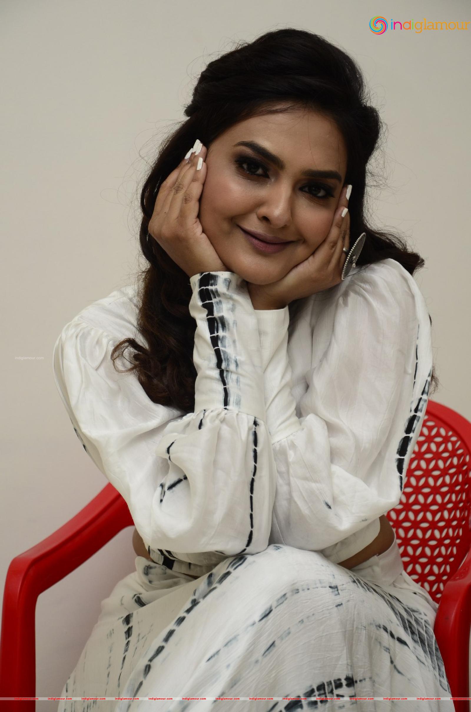 Neha Deshpande Actress hd photo