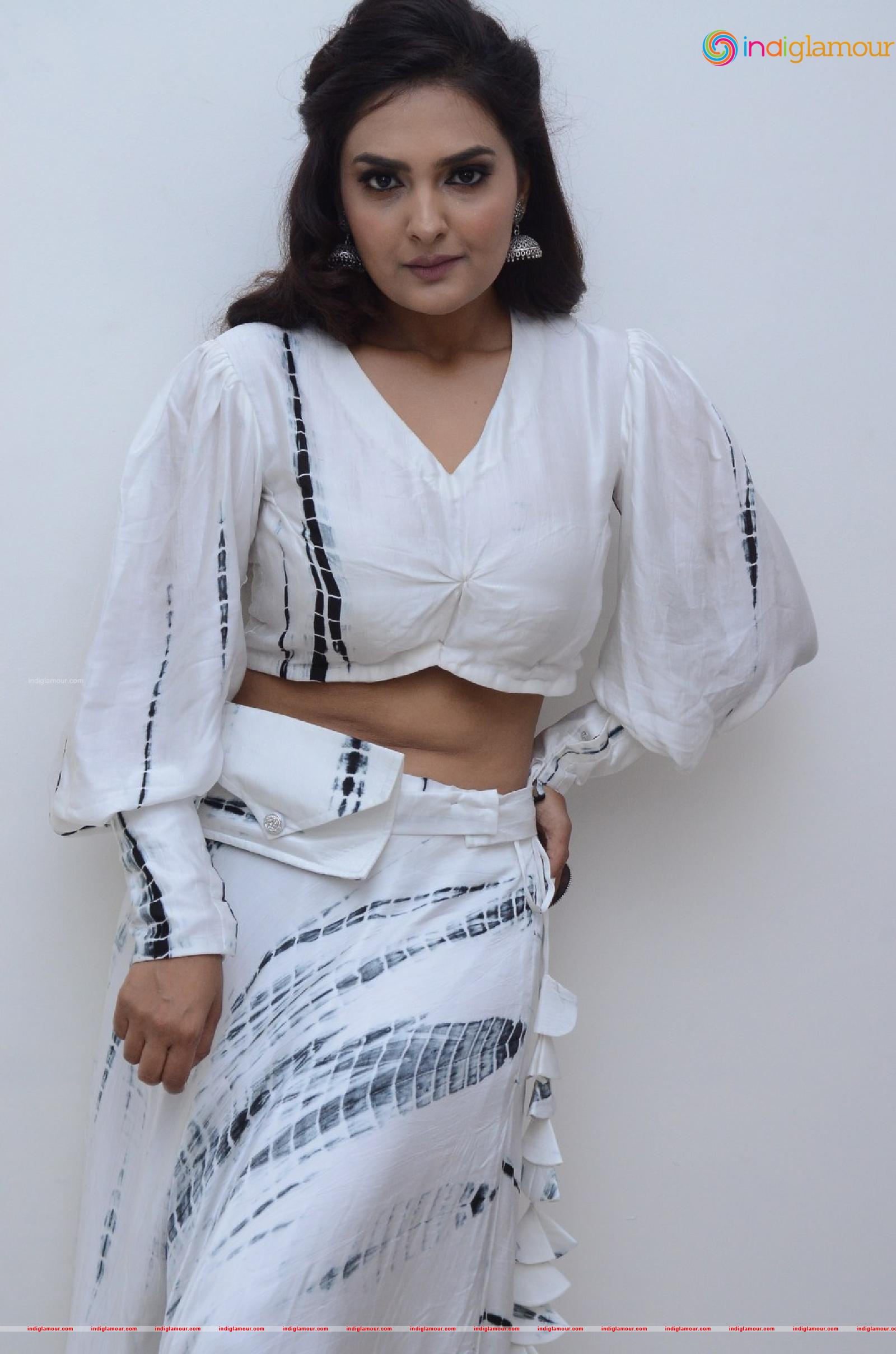 Neha Deshpande Actress hd photo