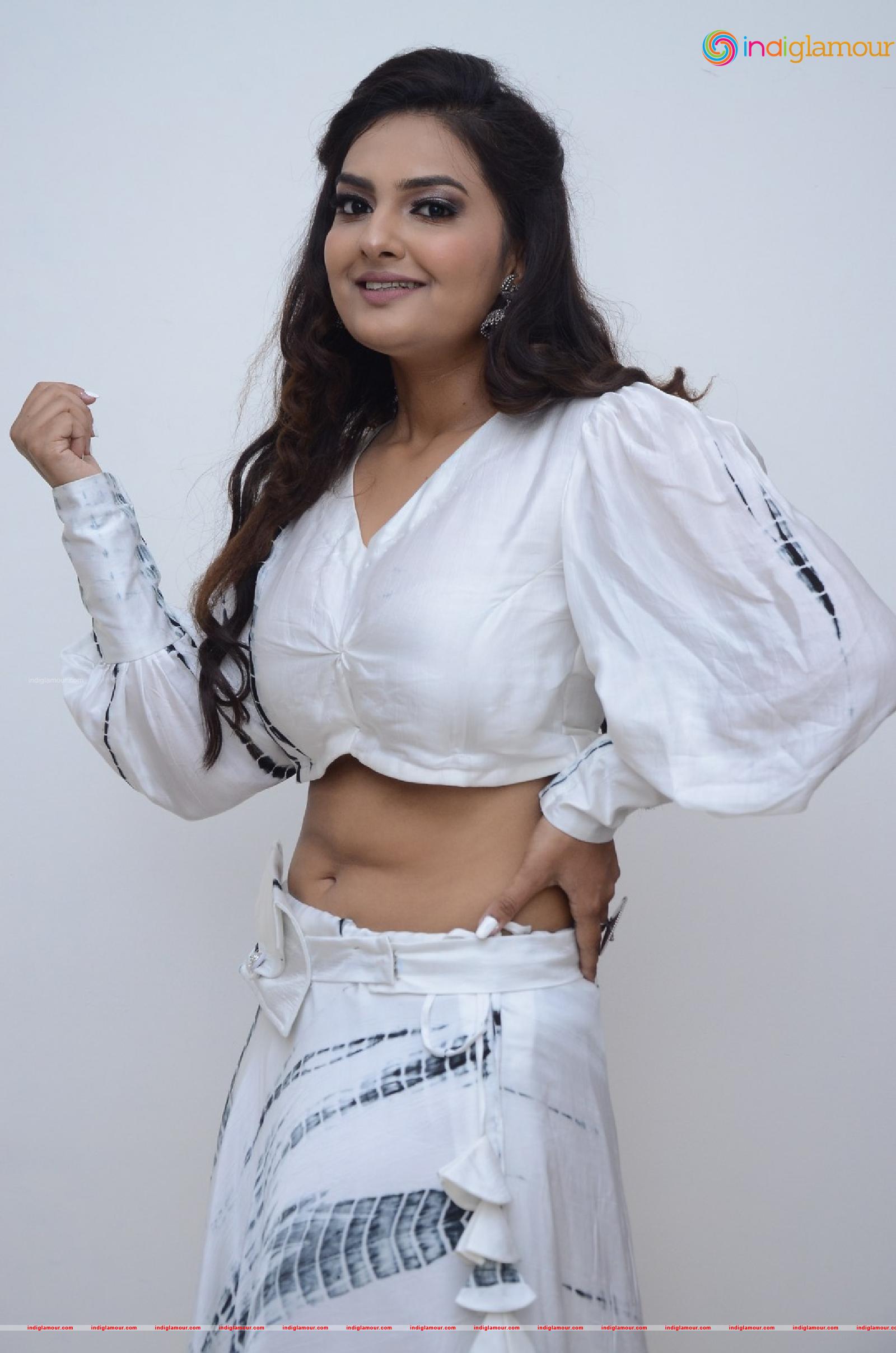 Neha Deshpande Actress hd photo