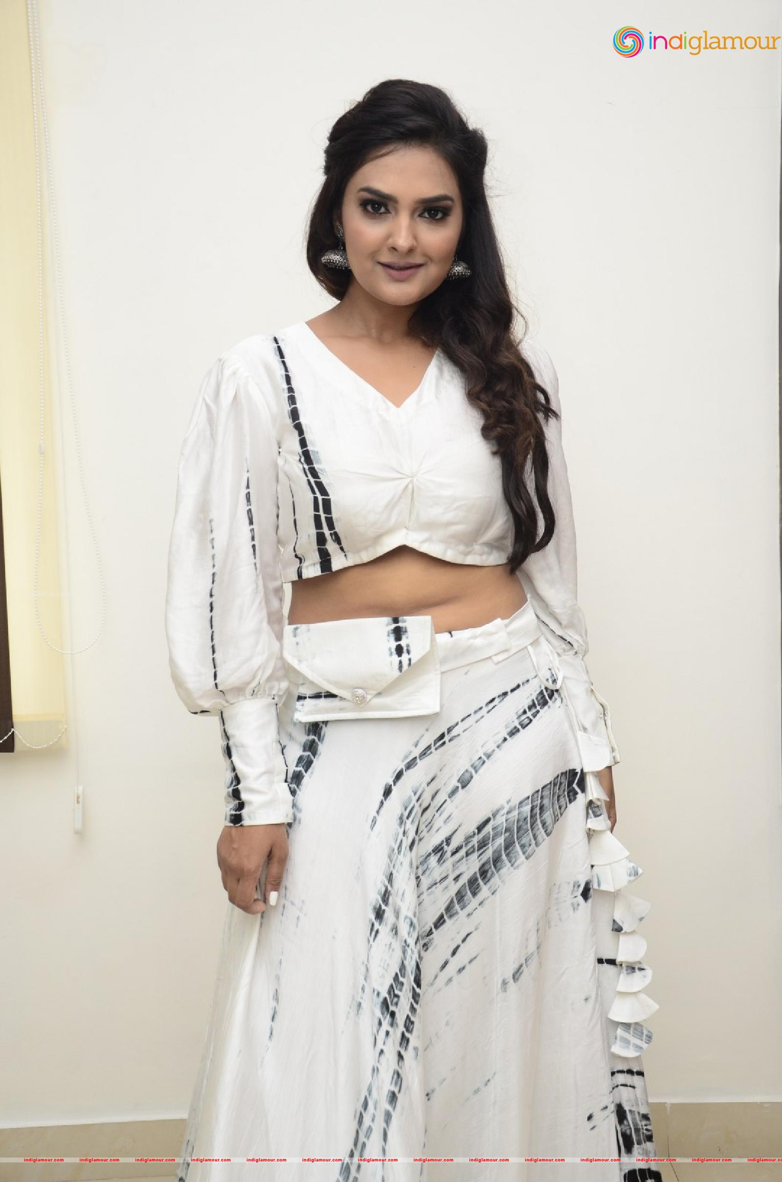 Neha Deshpande Actress hd photo