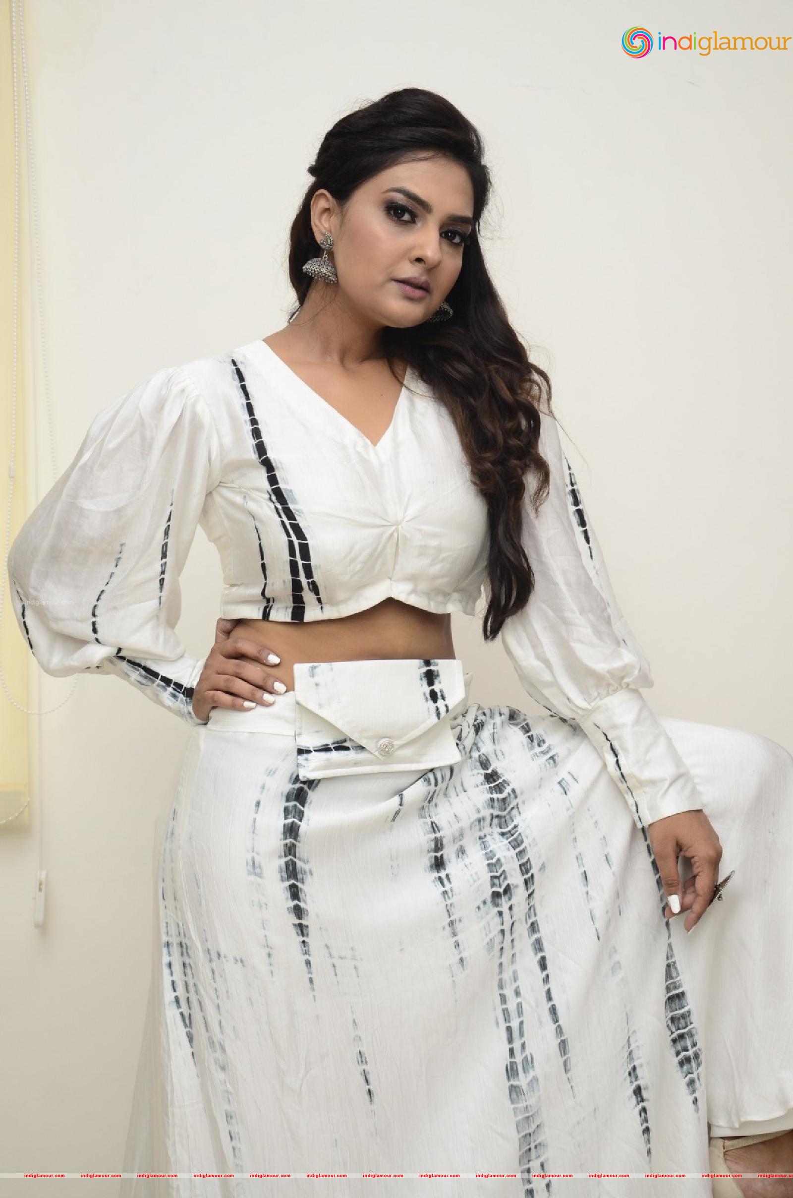 Neha Deshpande Actress hd photo