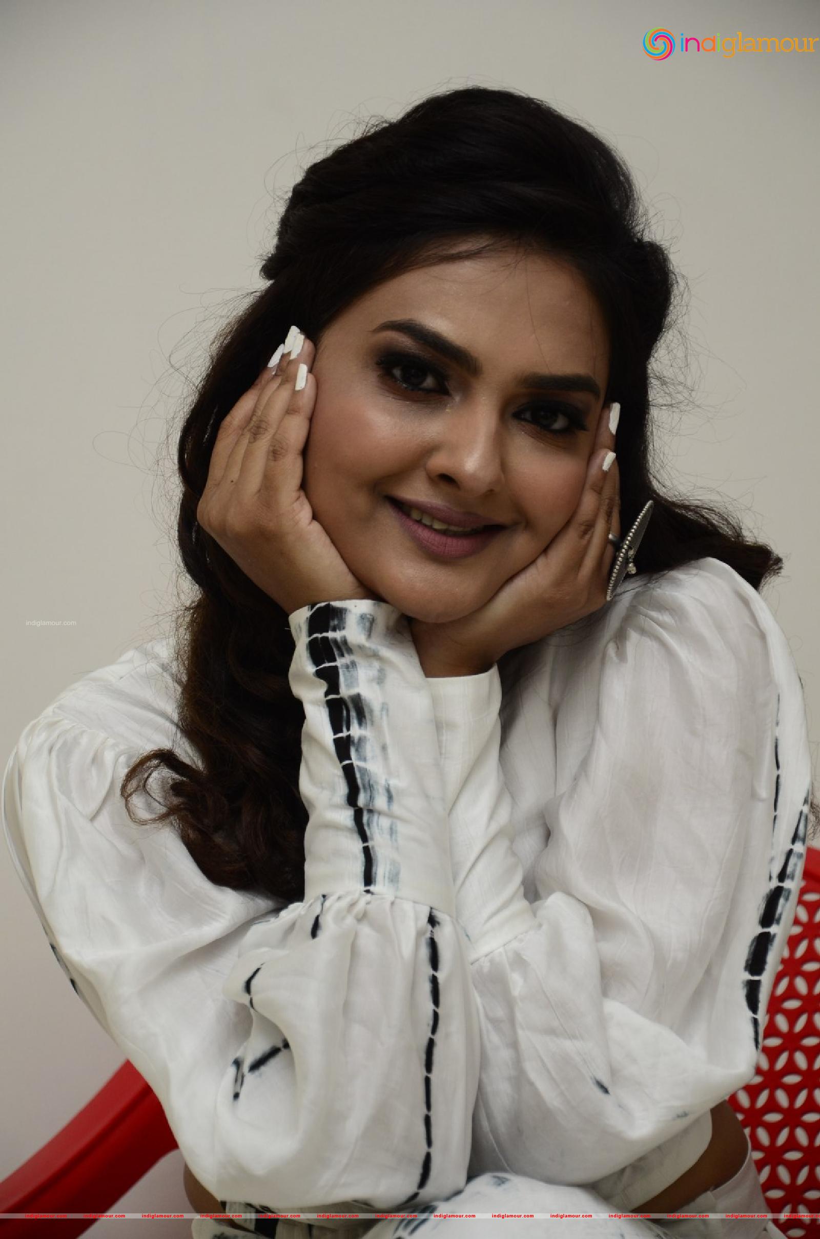 Neha Deshpande Actress hd photo