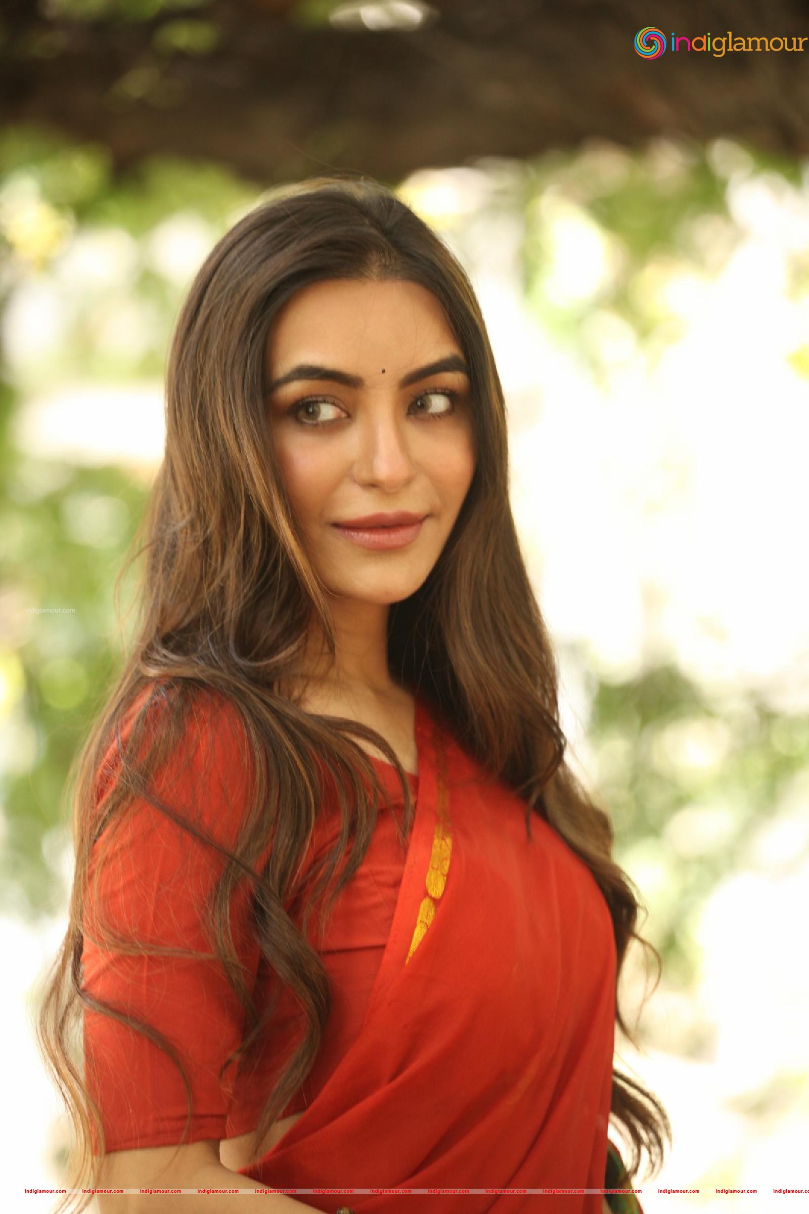 Nikkesha Actress hd photo
