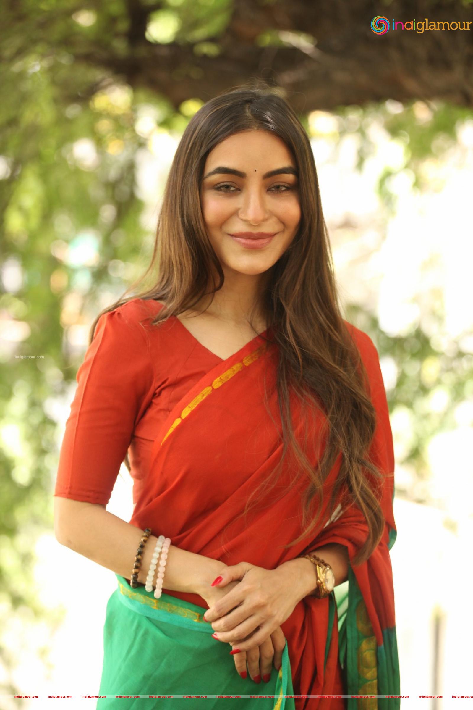 Nikkesha Actress hd photo