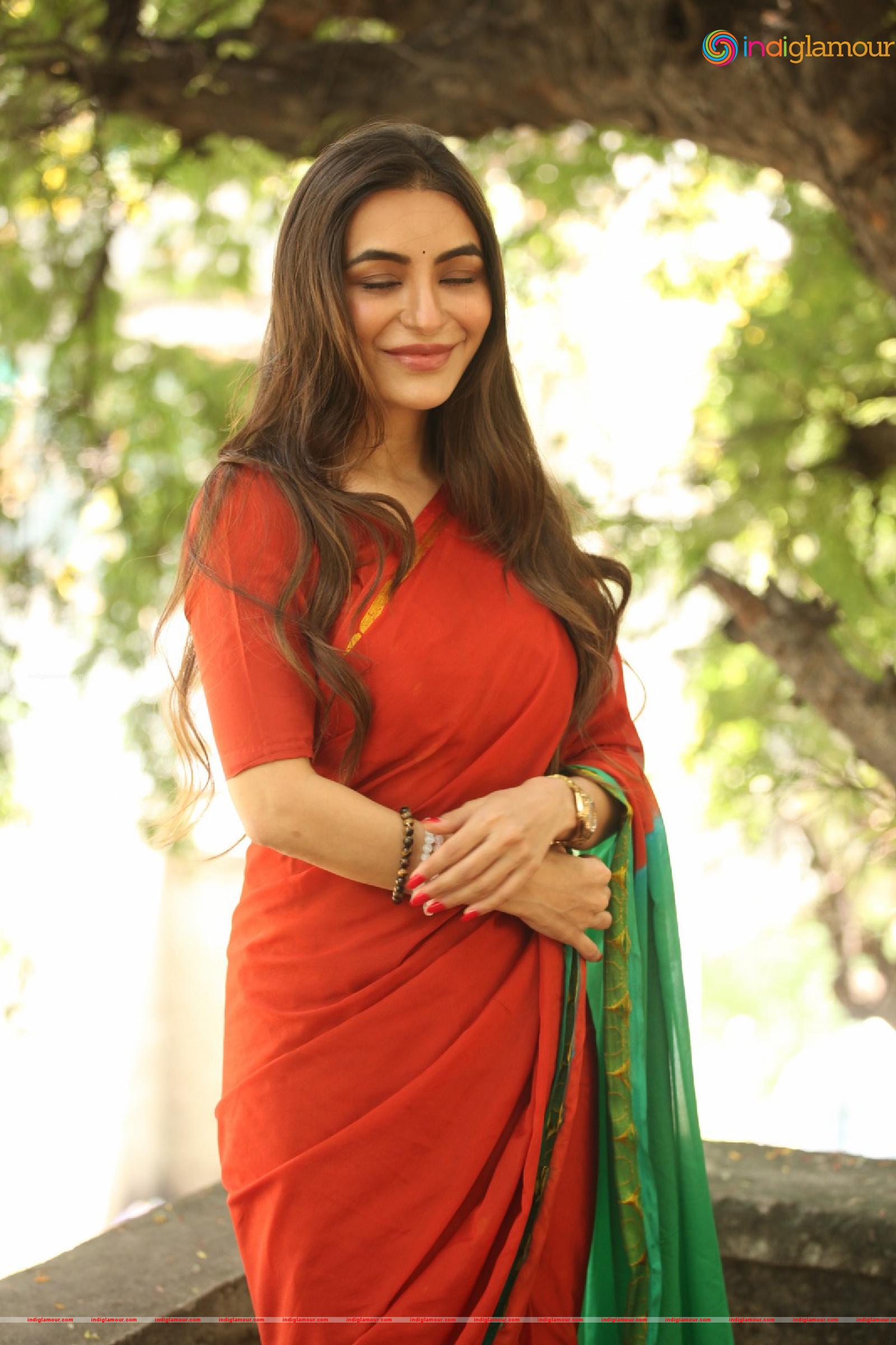 Nikkesha Actress hd photo