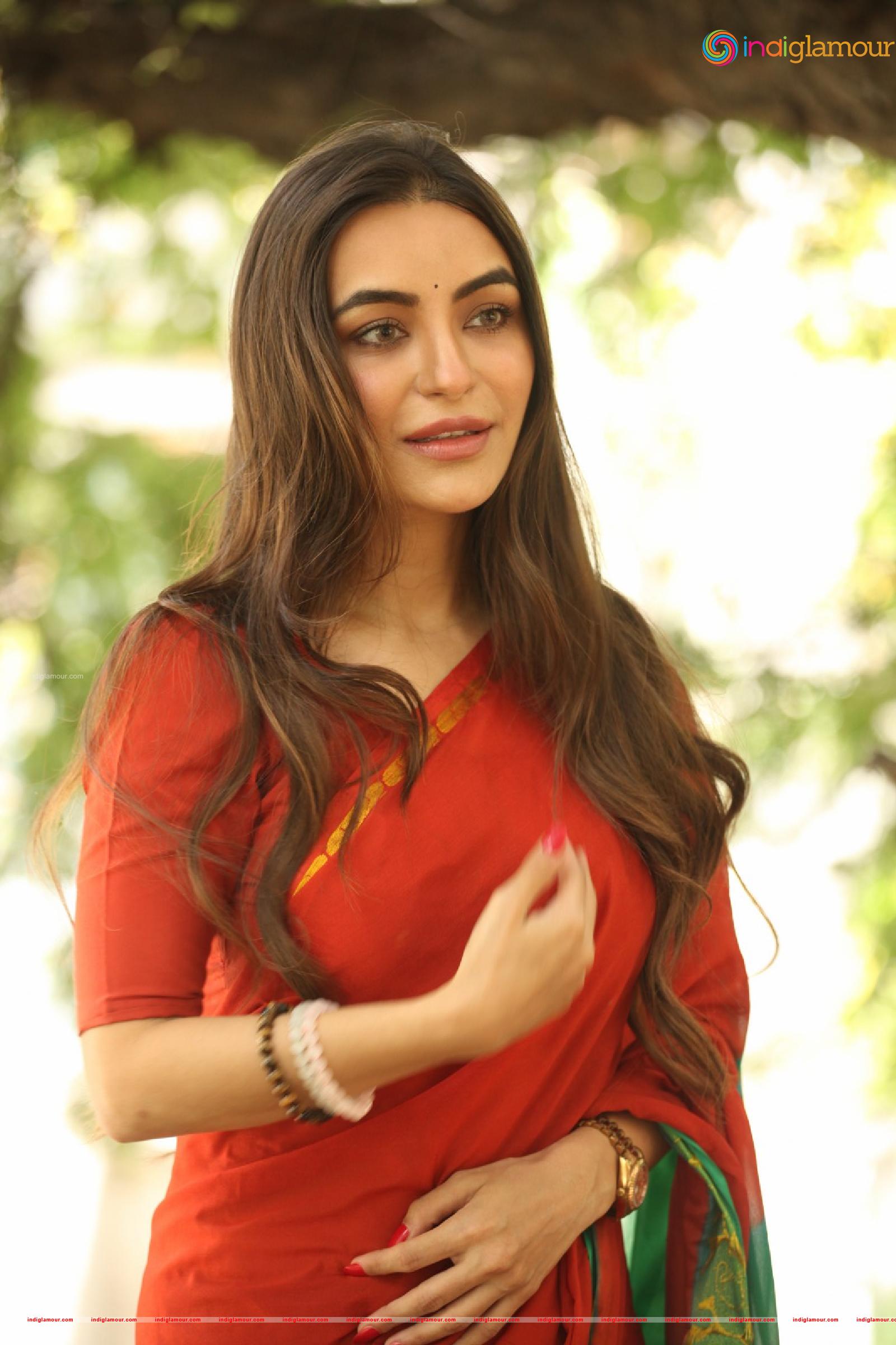 Nikkesha Actress hd photo