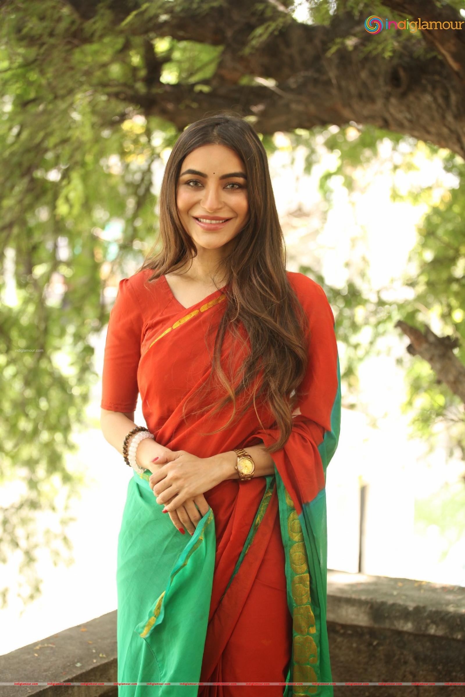 Nikkesha Actress hd photo
