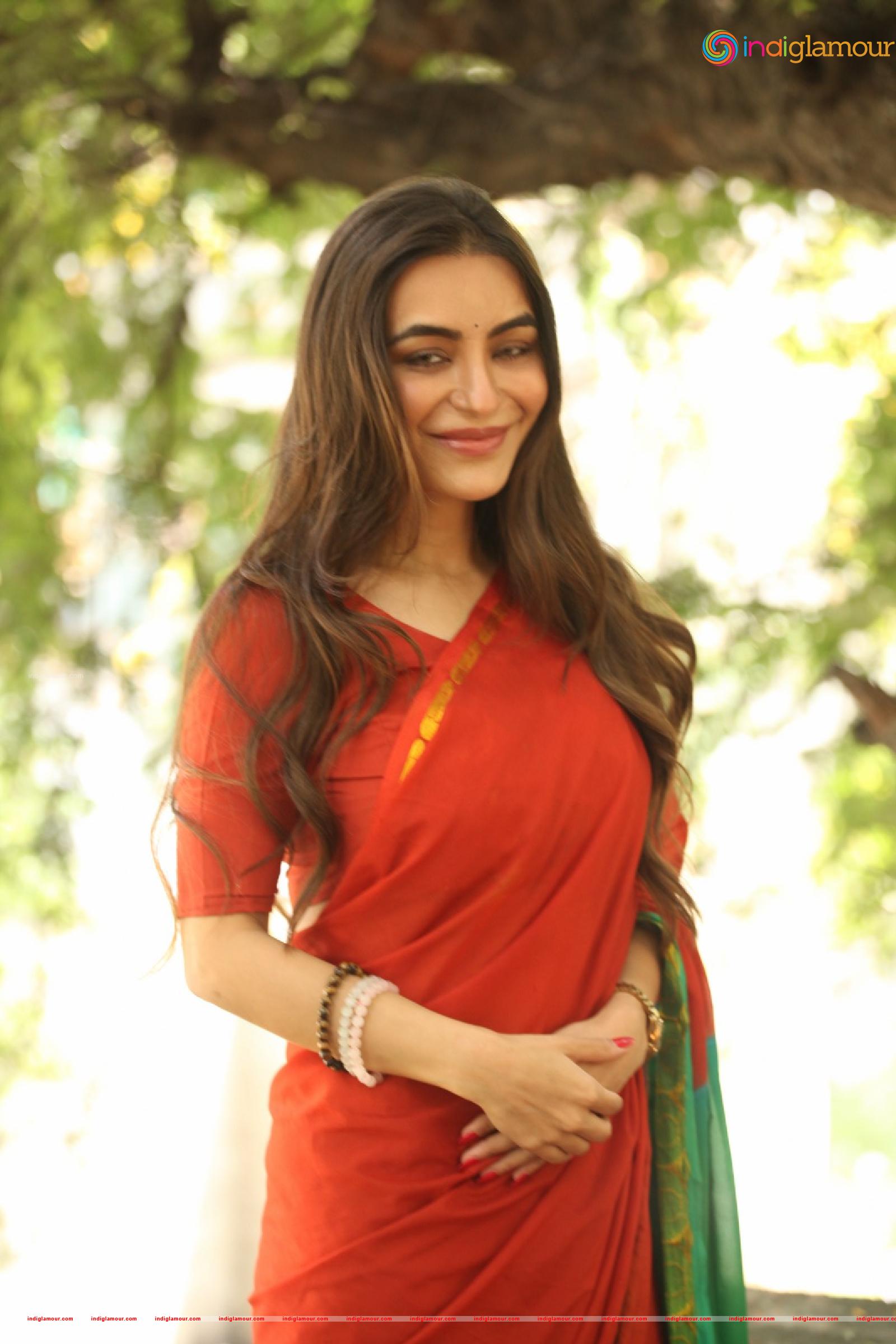 Nikkesha Actress hd photo