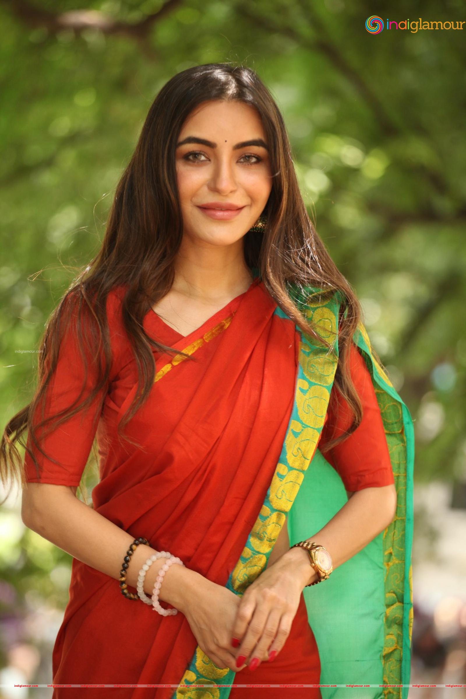 Nikkesha Actress hd photo