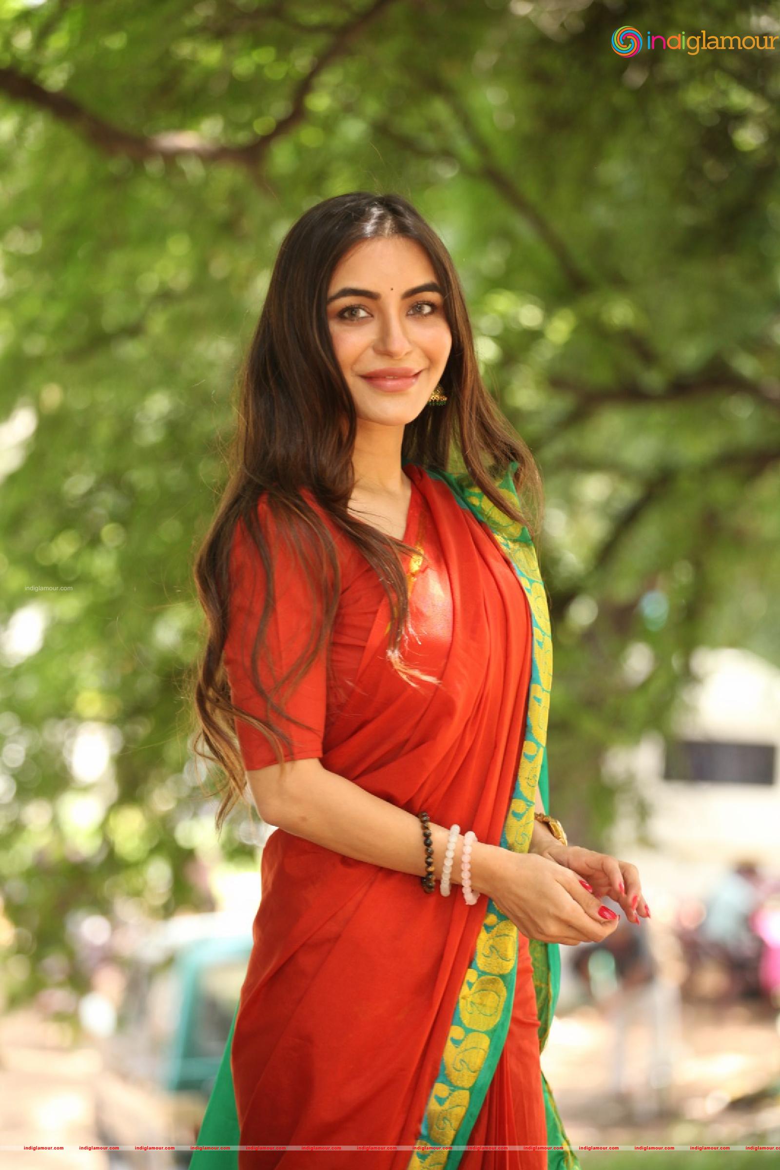 Nikkesha Actress hd photo