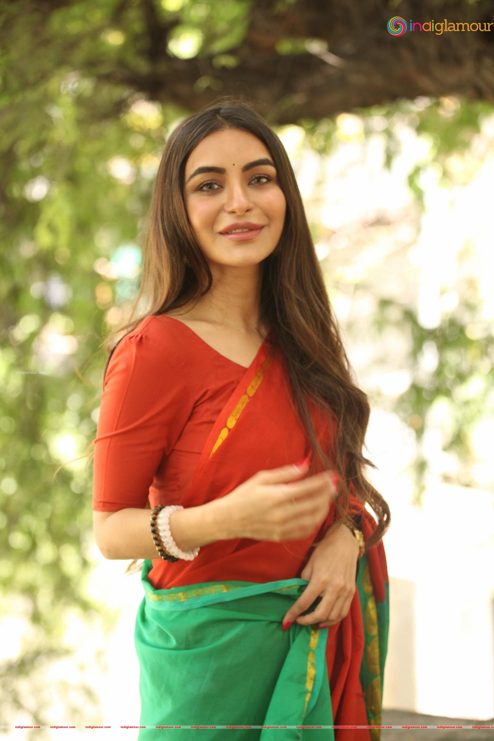 Nikkesha Actress hd photo