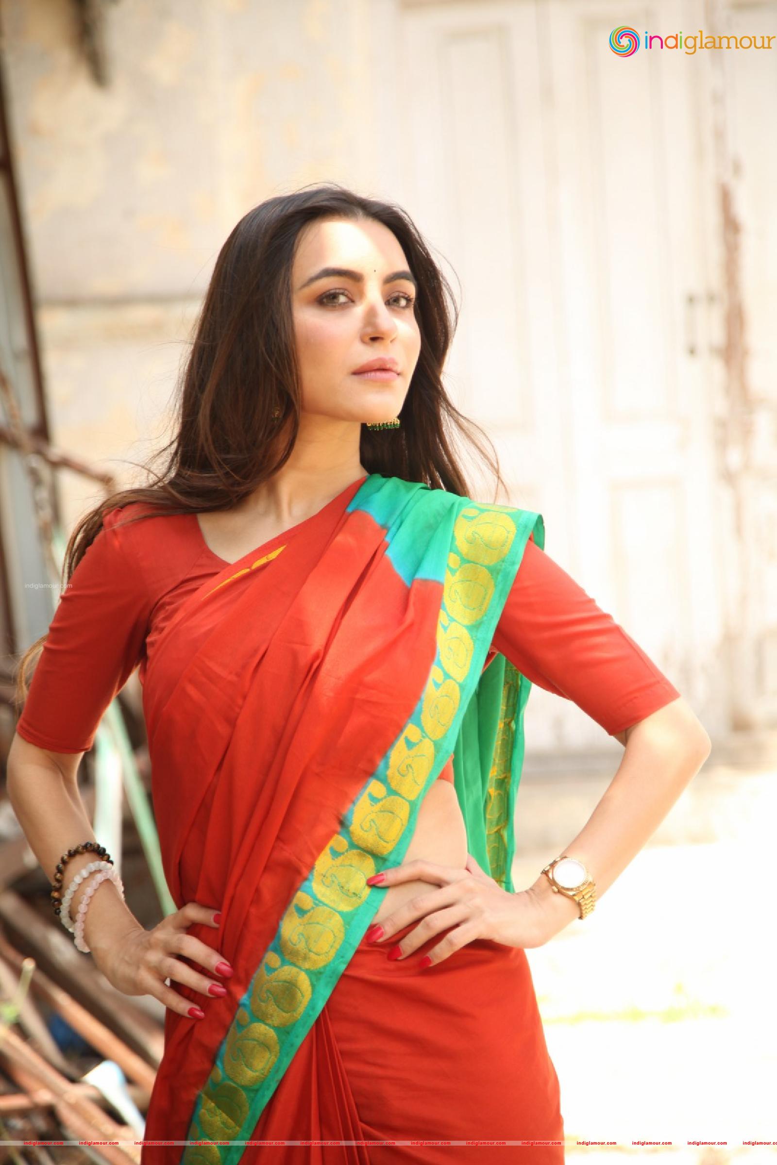 Nikkesha Actress hd photo