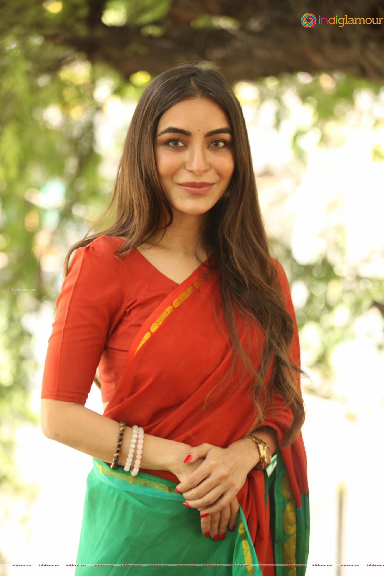 Nikkesha Actress hd photo