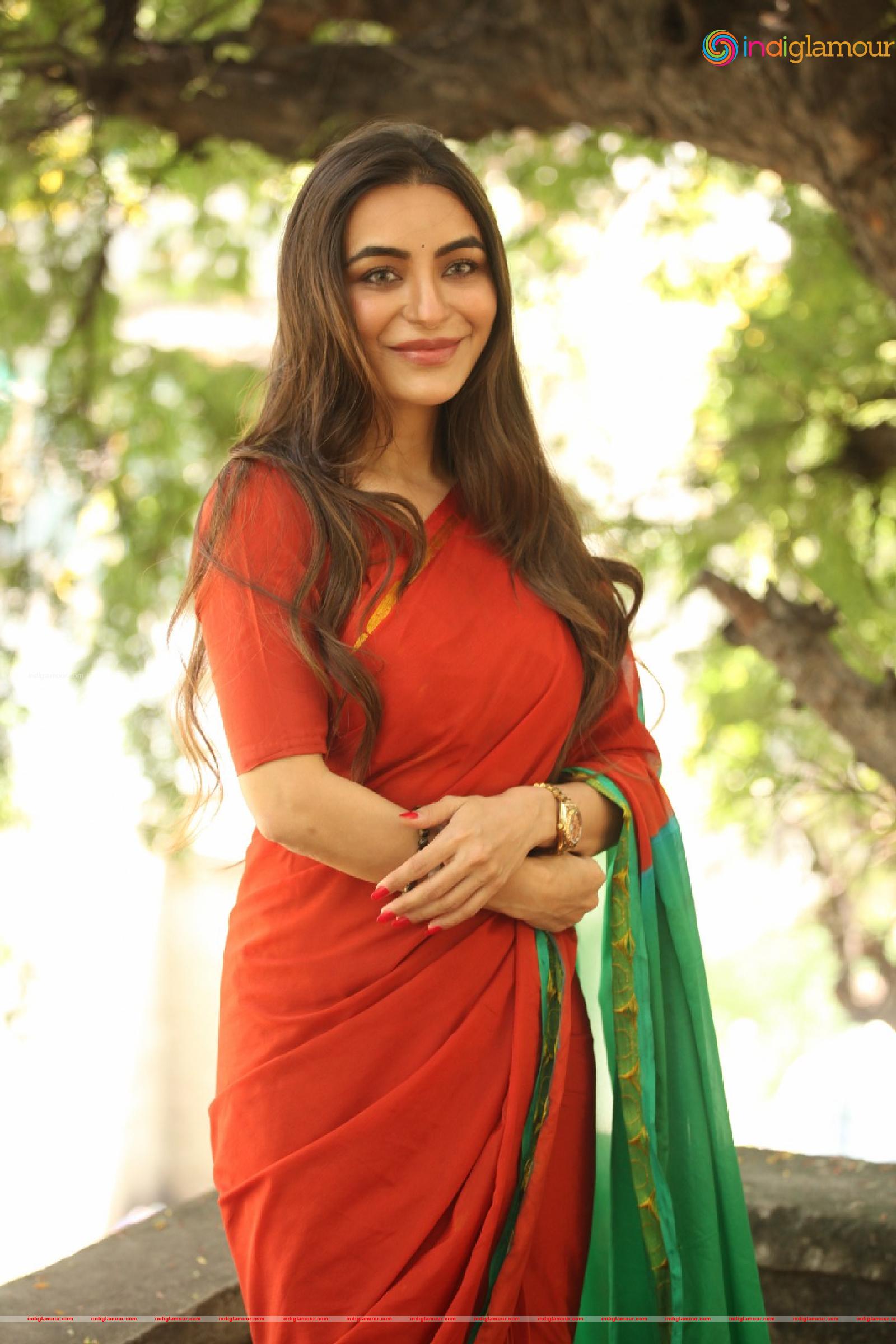 Nikkesha Actress hd photo