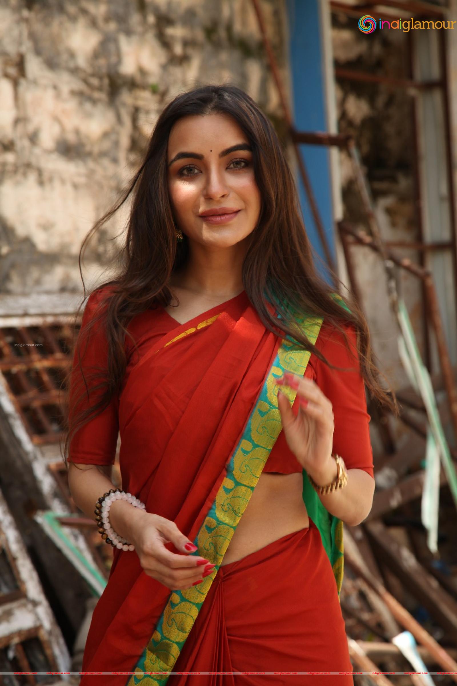 Nikkesha Actress hd photo