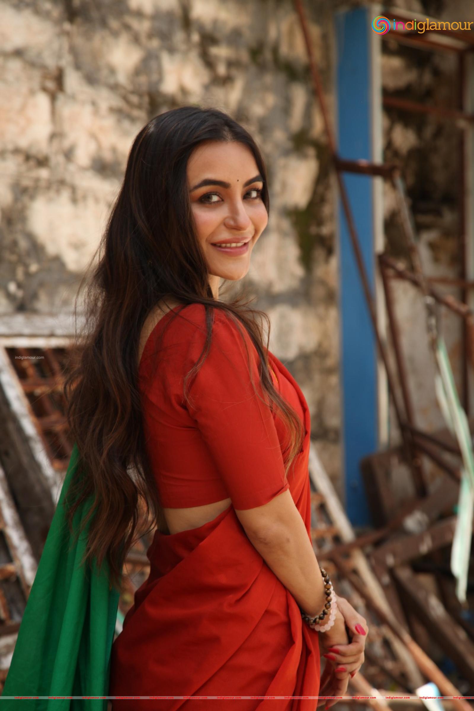Nikkesha Actress hd photo