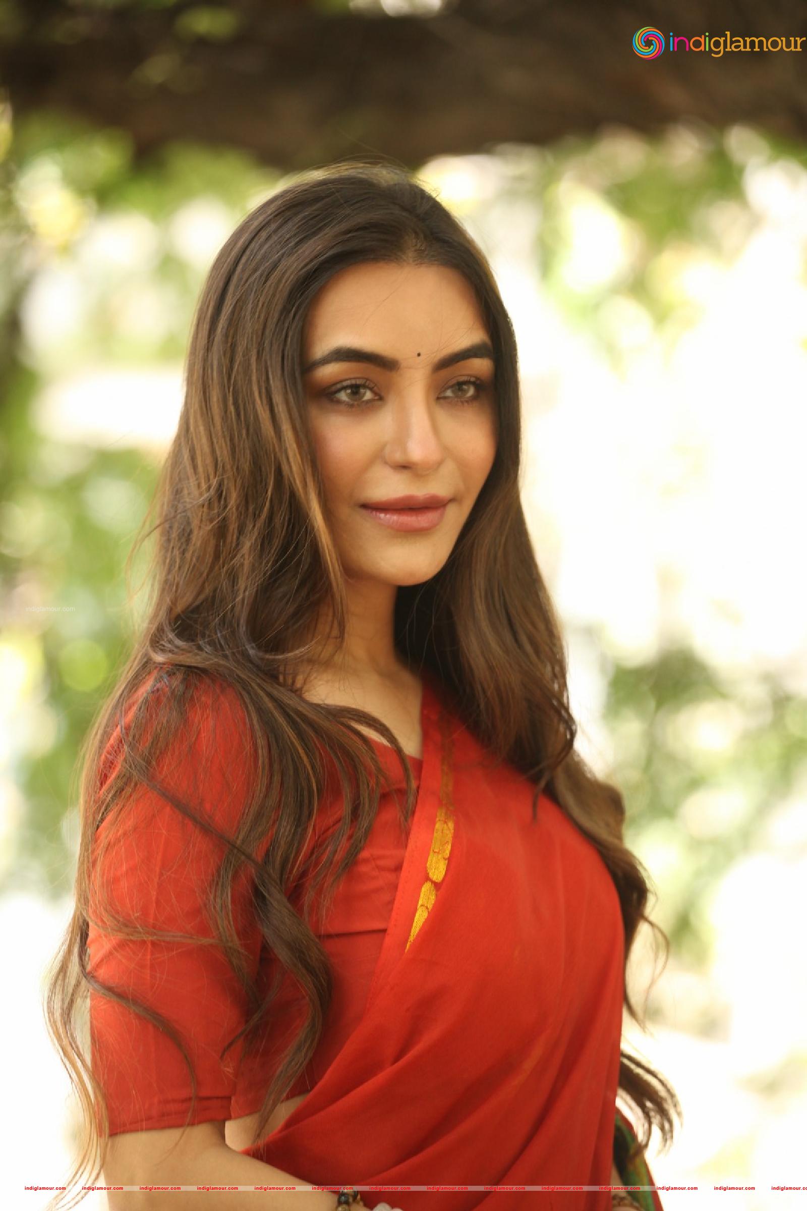 Nikkesha Actress hd photo