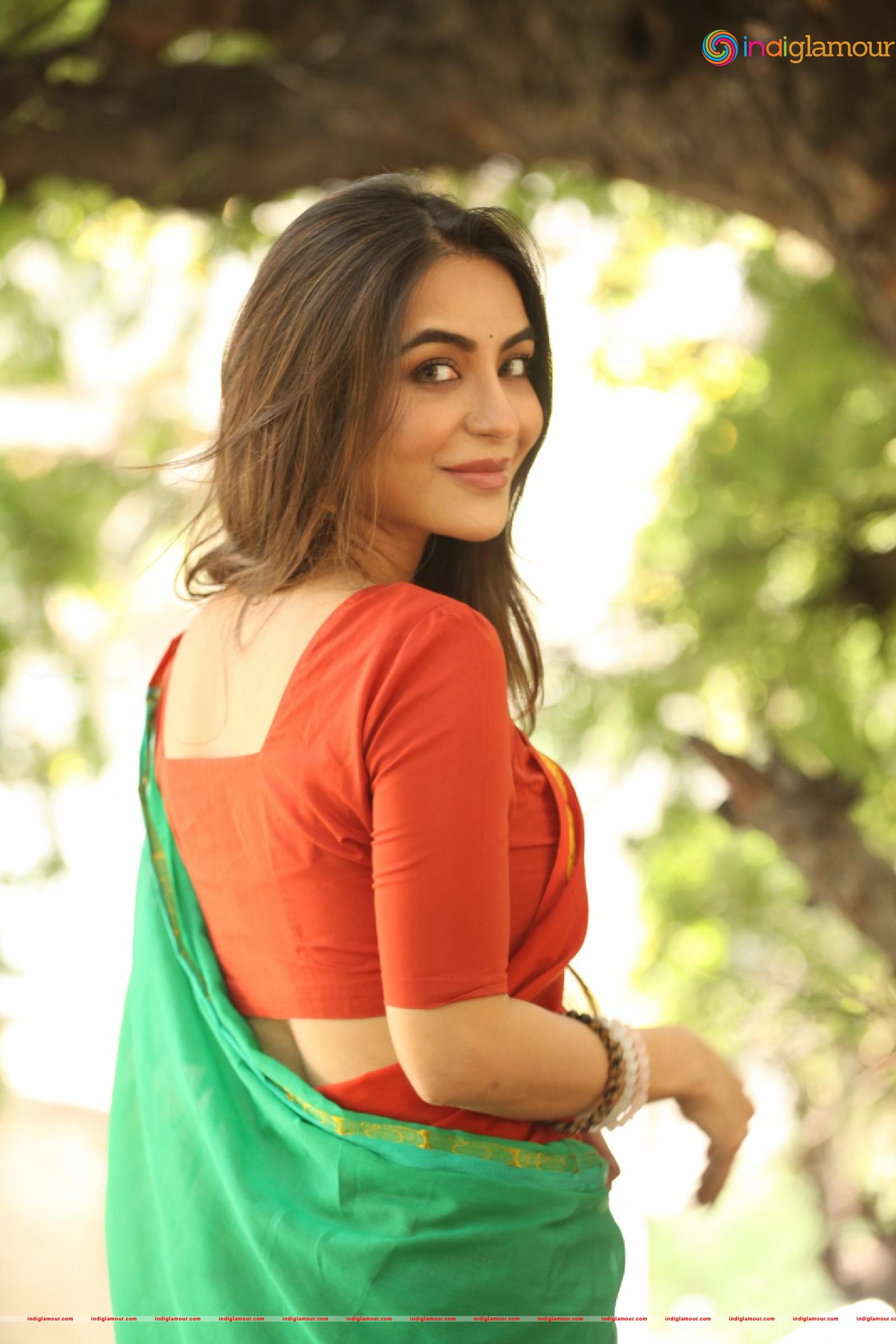 Nikkesha Actress hd photo