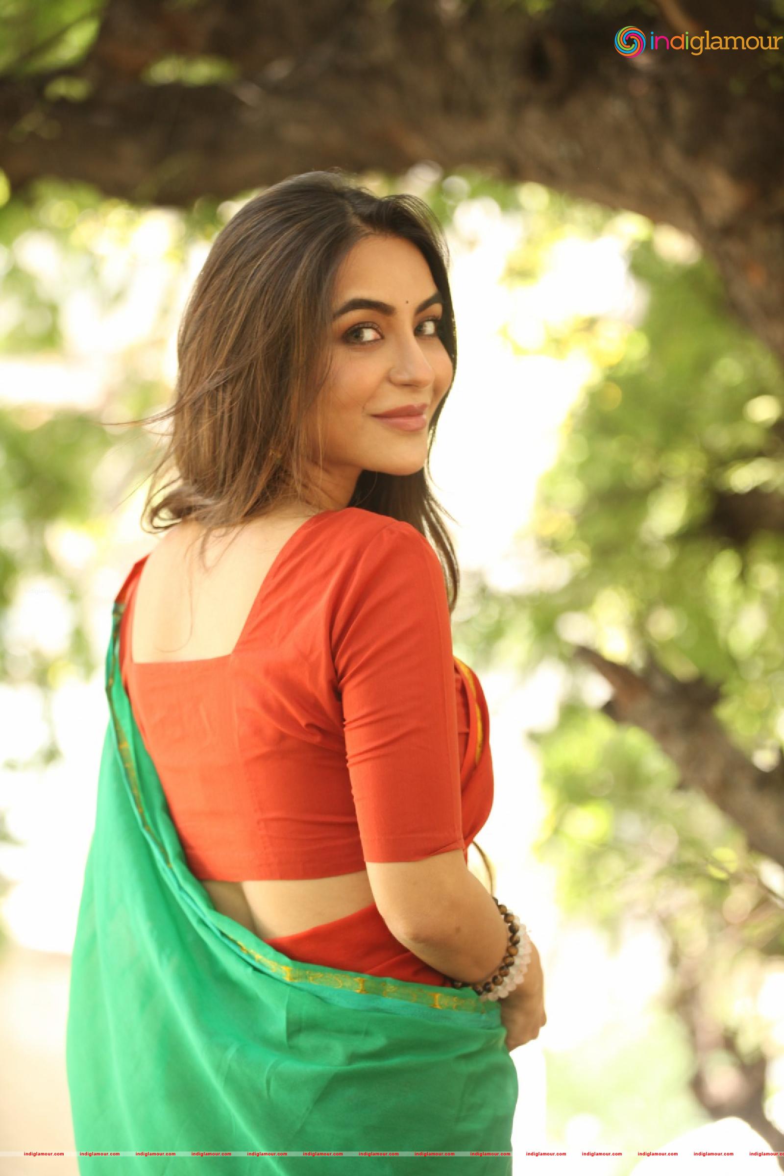 Nikkesha Actress hd photo