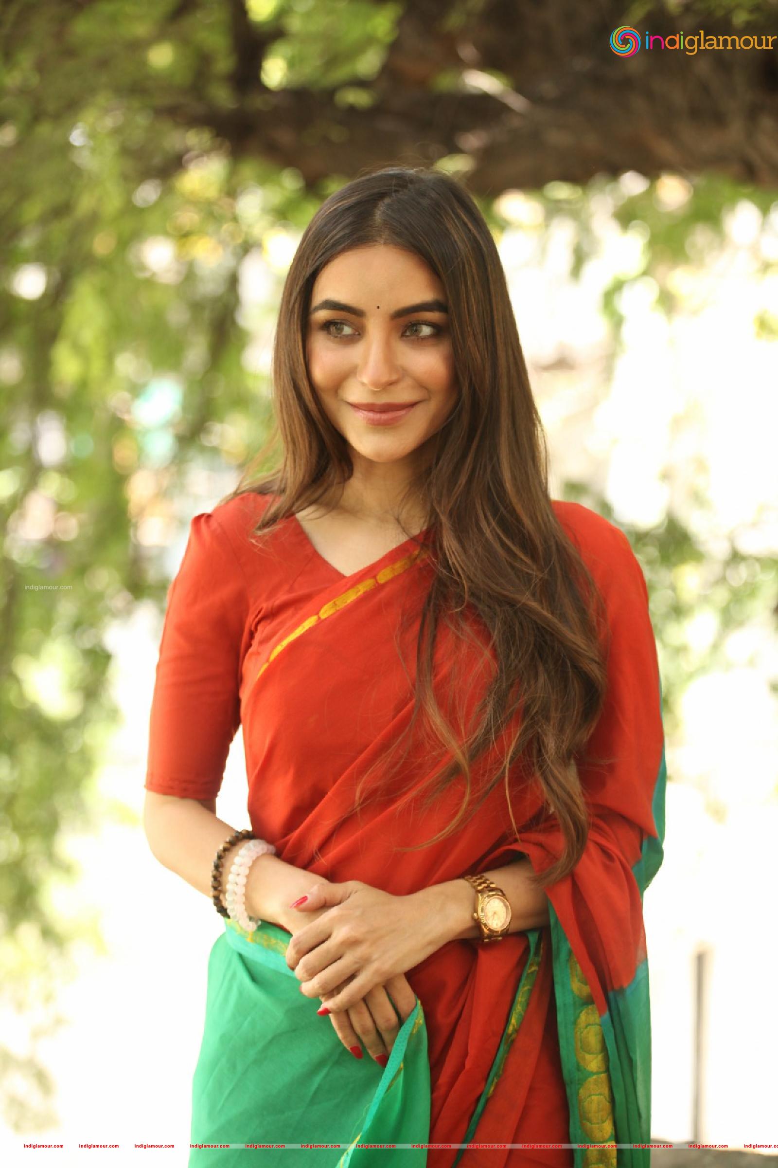 Nikkesha Actress hd photo
