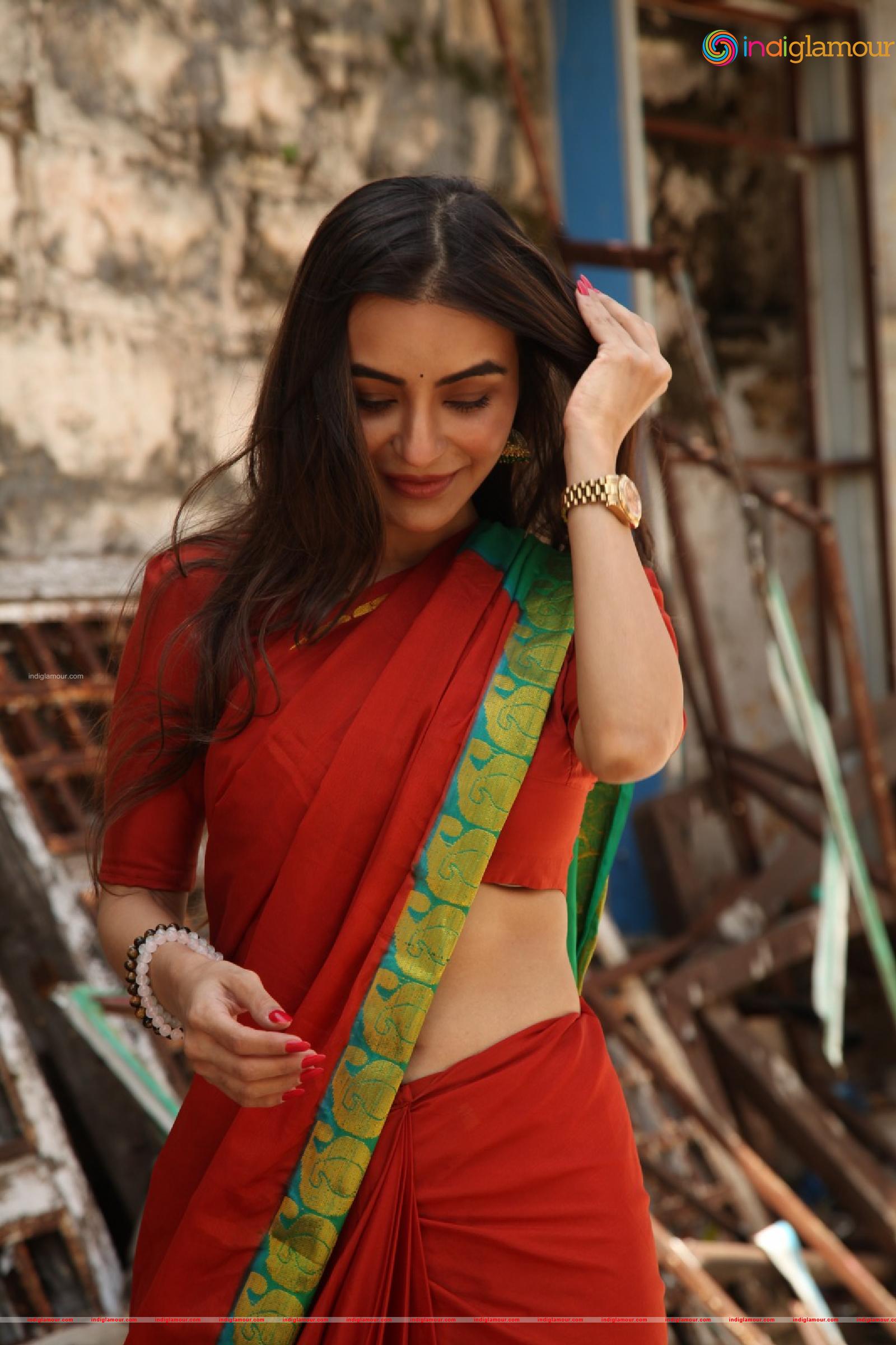 Nikkesha Actress hd photo