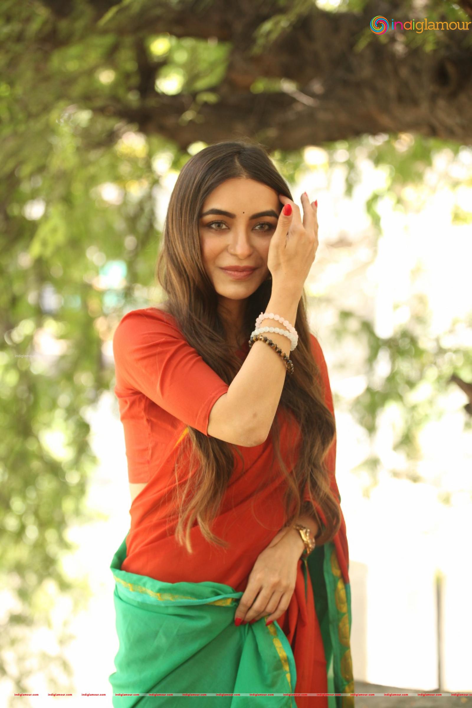 Nikkesha Actress hd photo