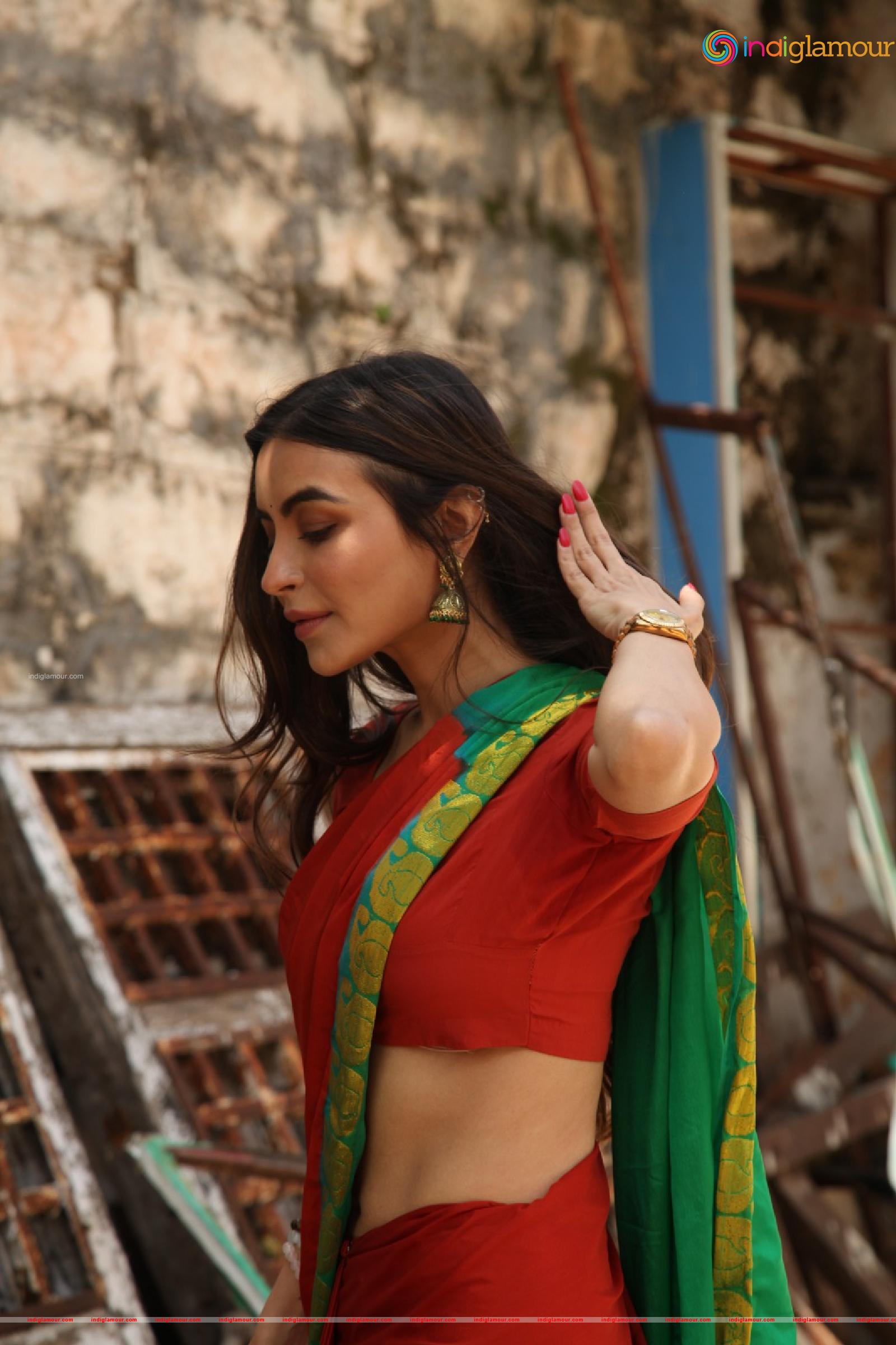 Nikkesha Actress hd photo