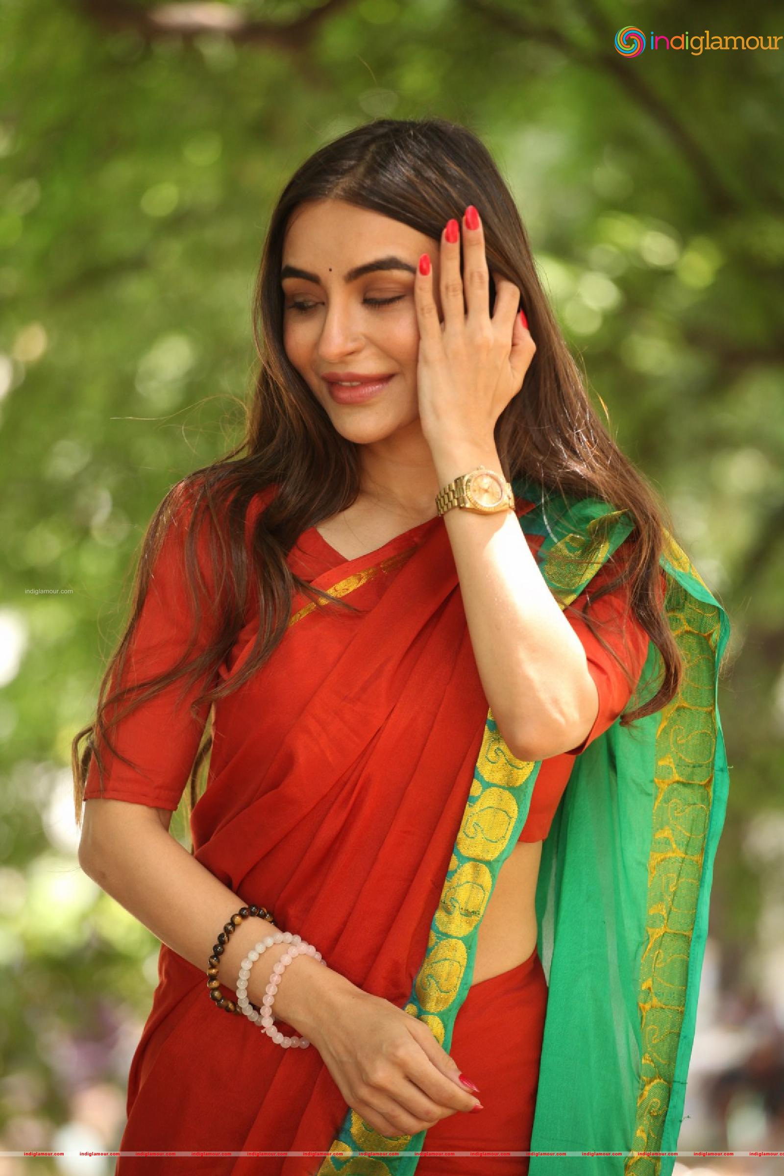 Nikkesha Actress hd photo