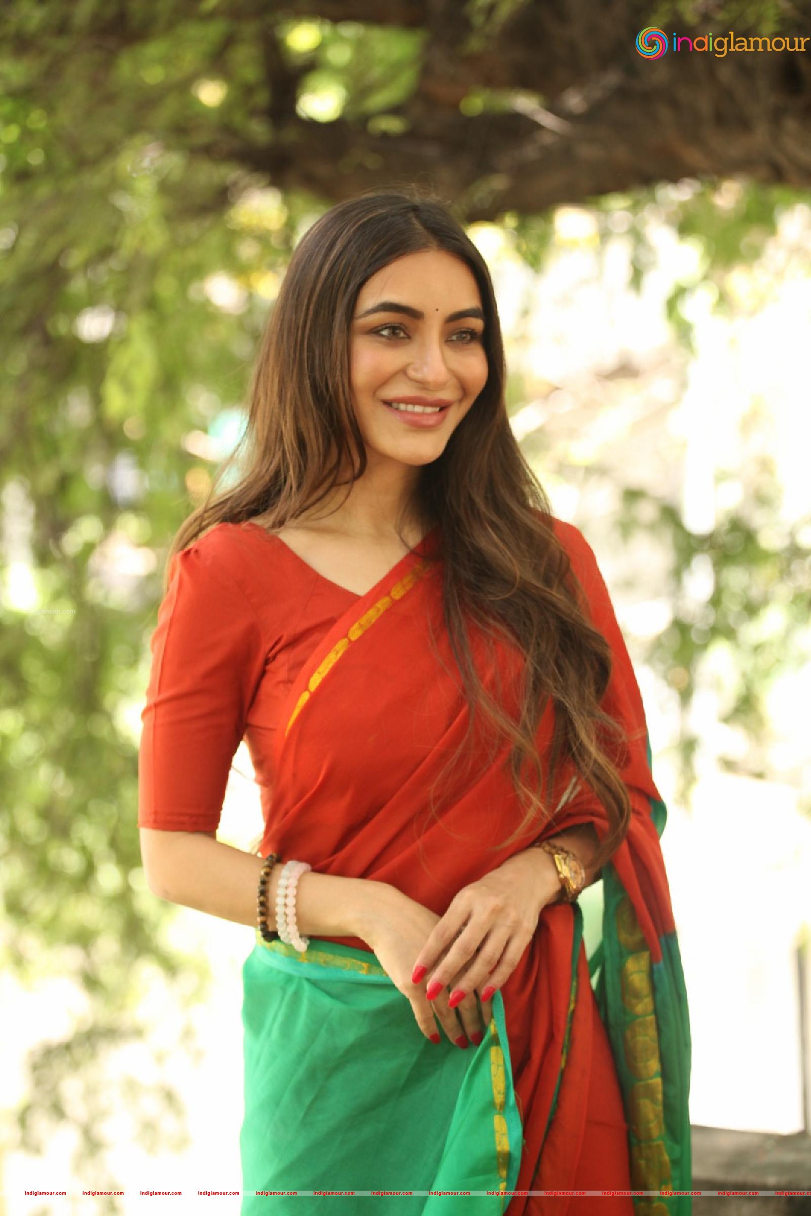 Nikkesha Actress hd photo