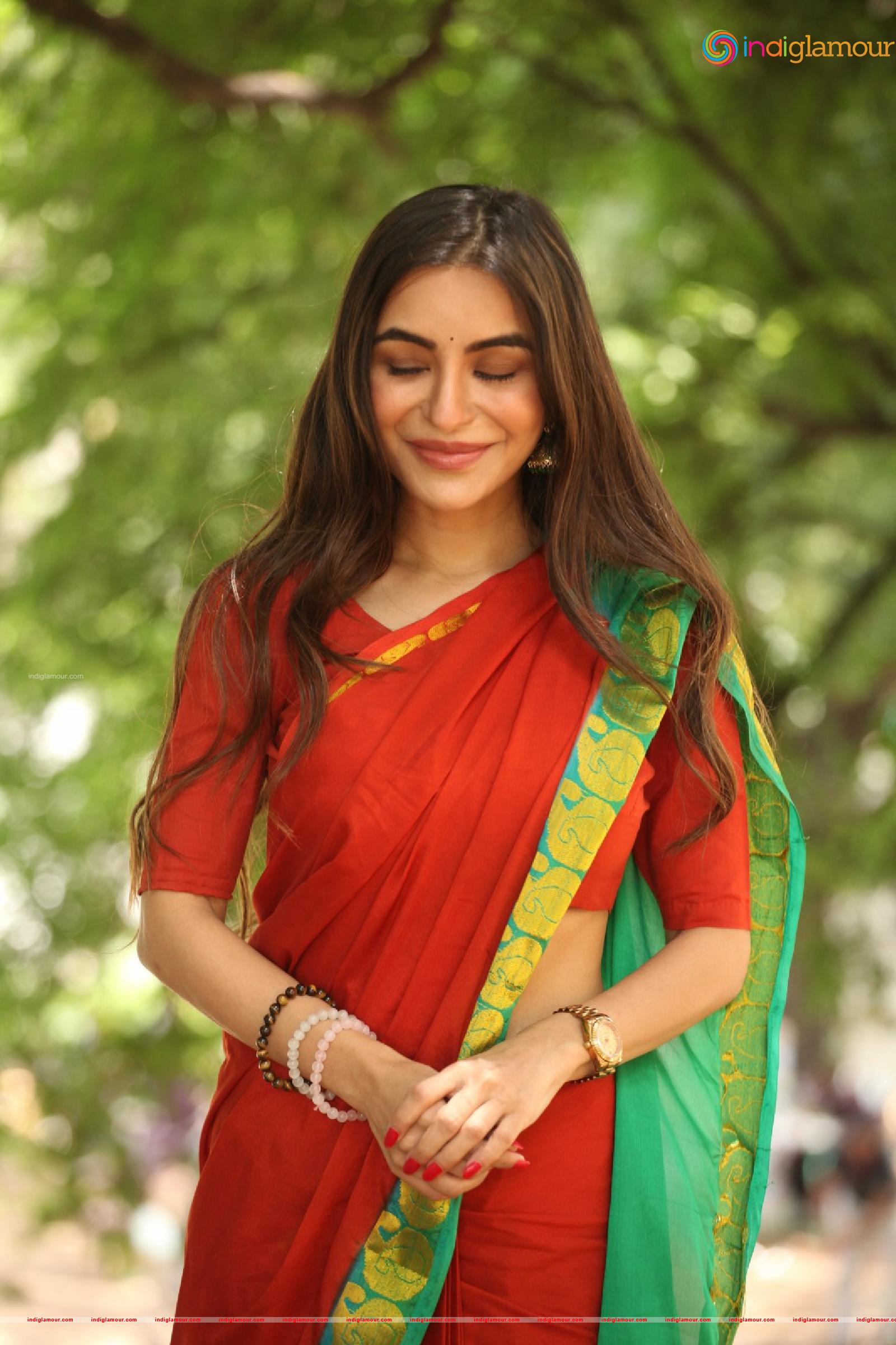Nikkesha Actress hd photo