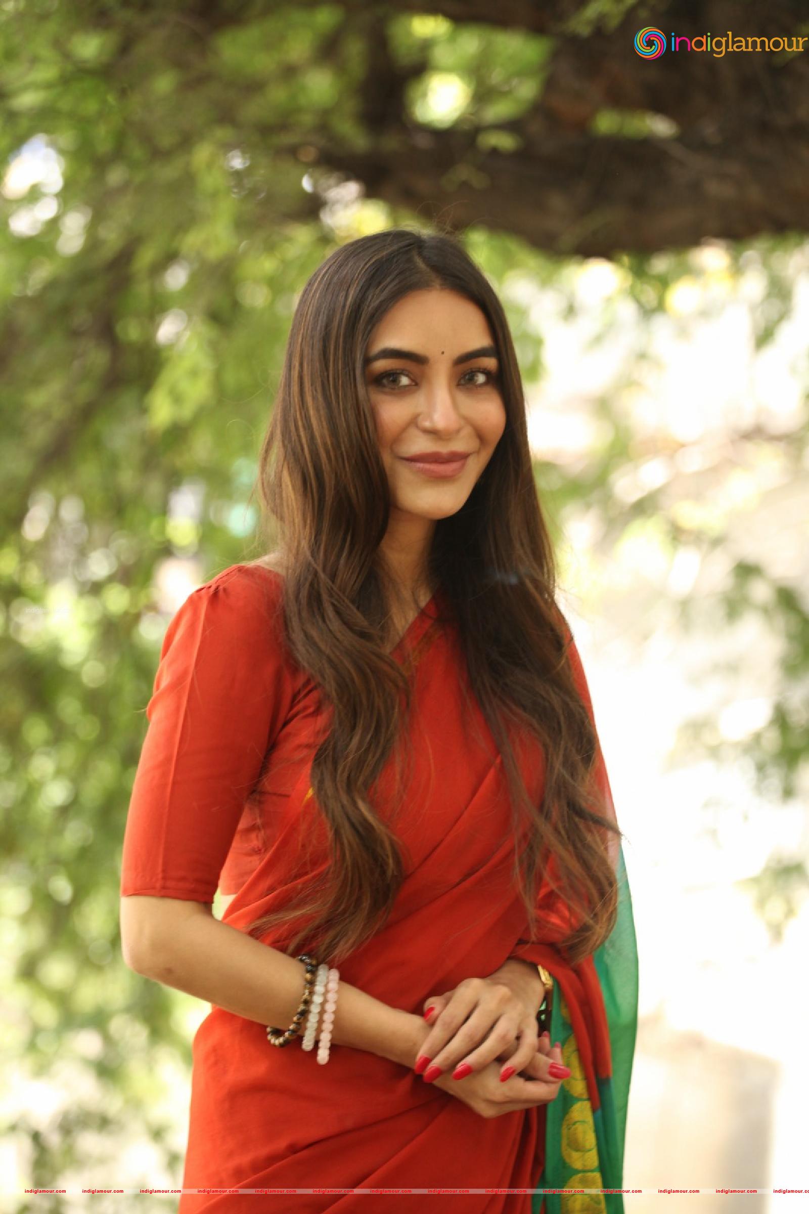 Nikkesha Actress hd photo