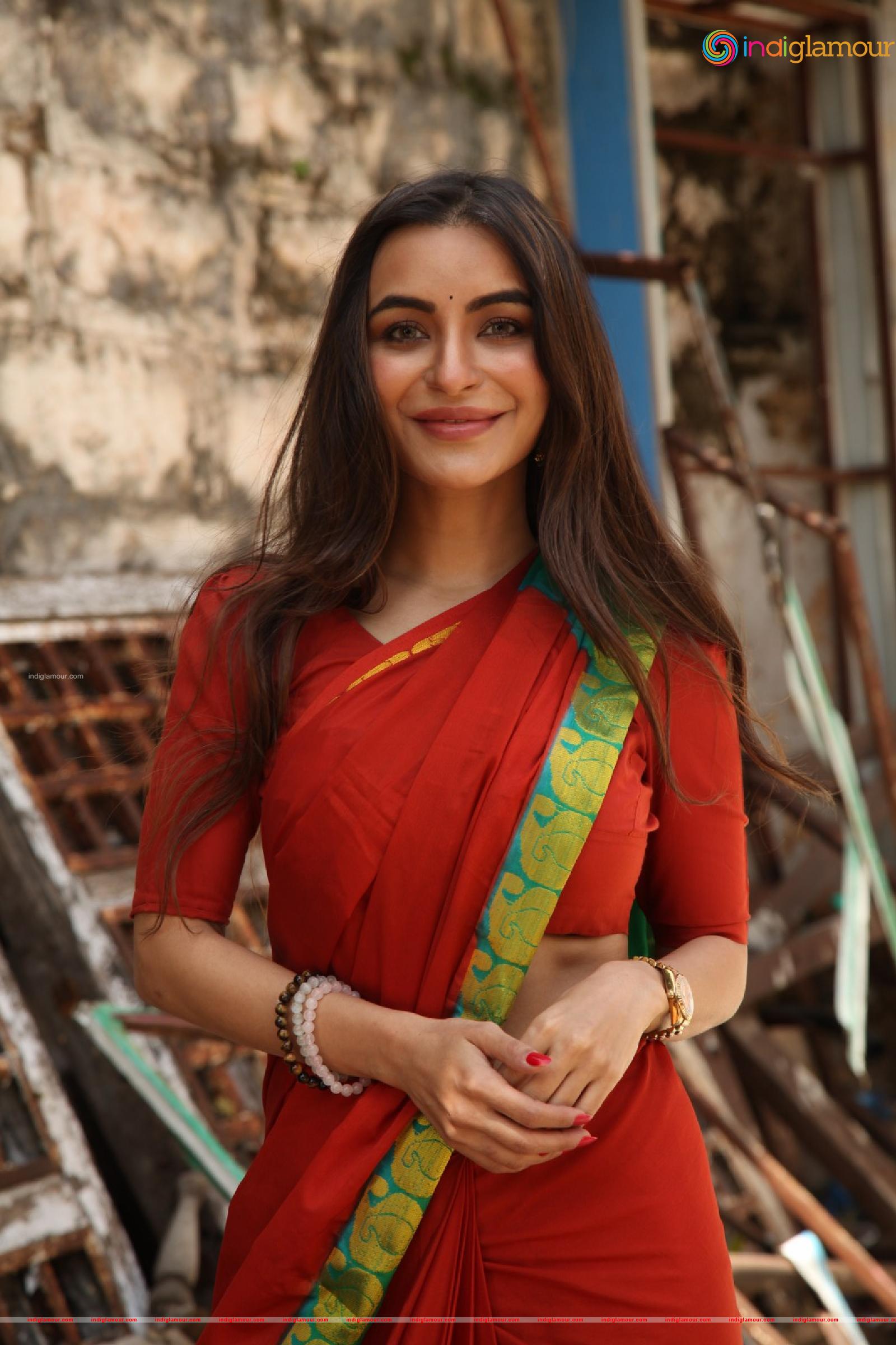 Nikkesha Actress hd photo