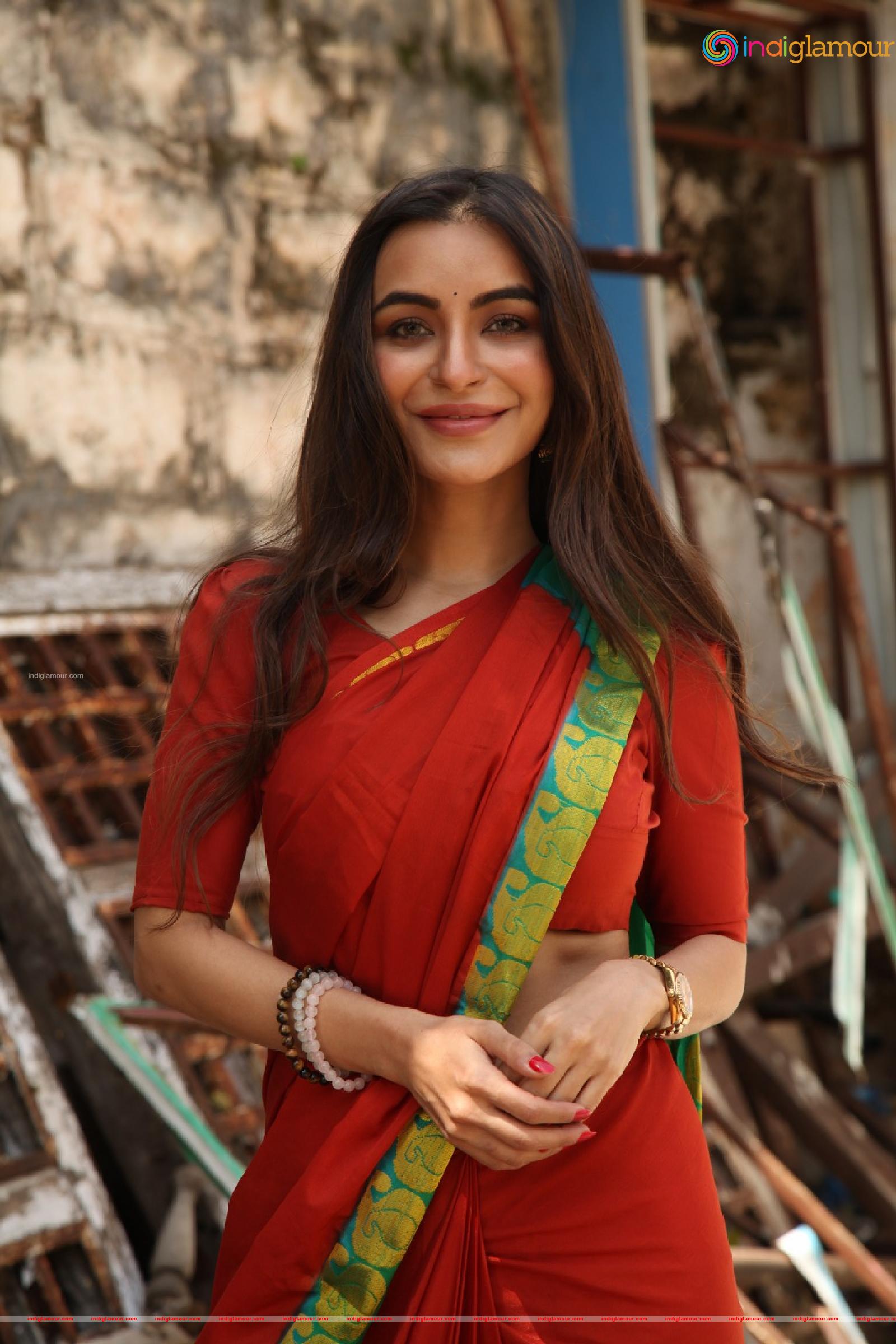 Nikkesha Actress hd photo