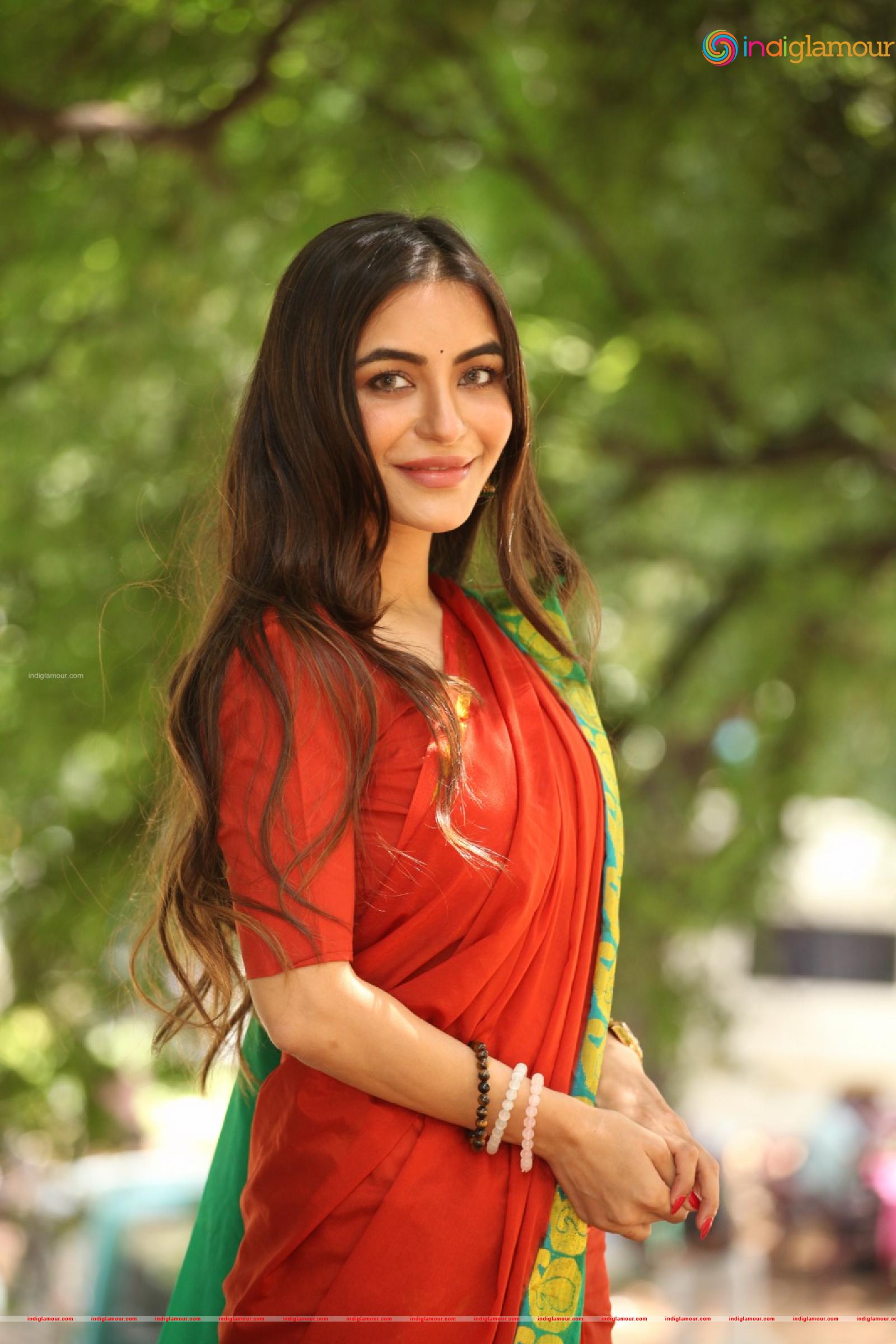 Nikkesha Actress hd photo