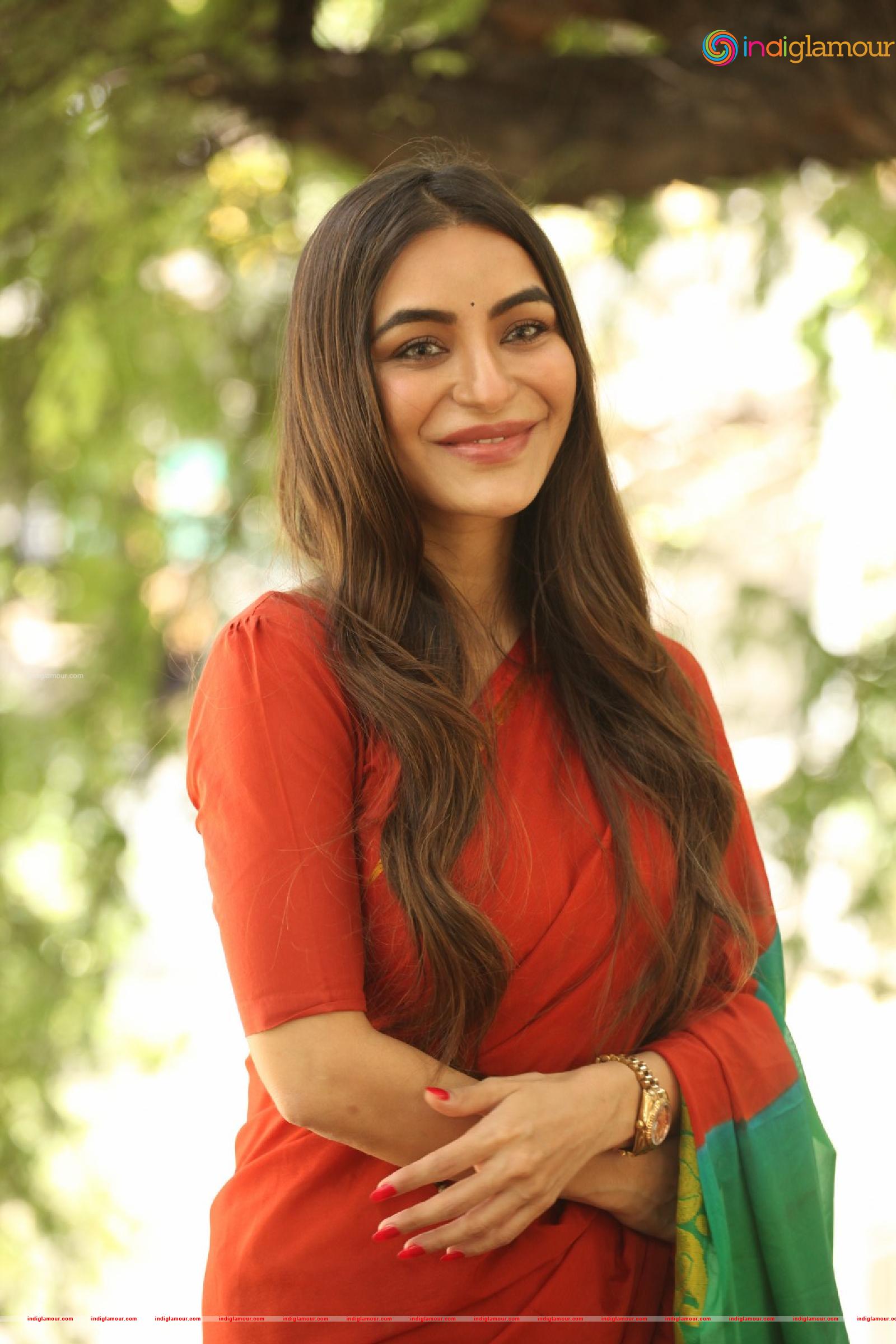Nikkesha Actress hd photo