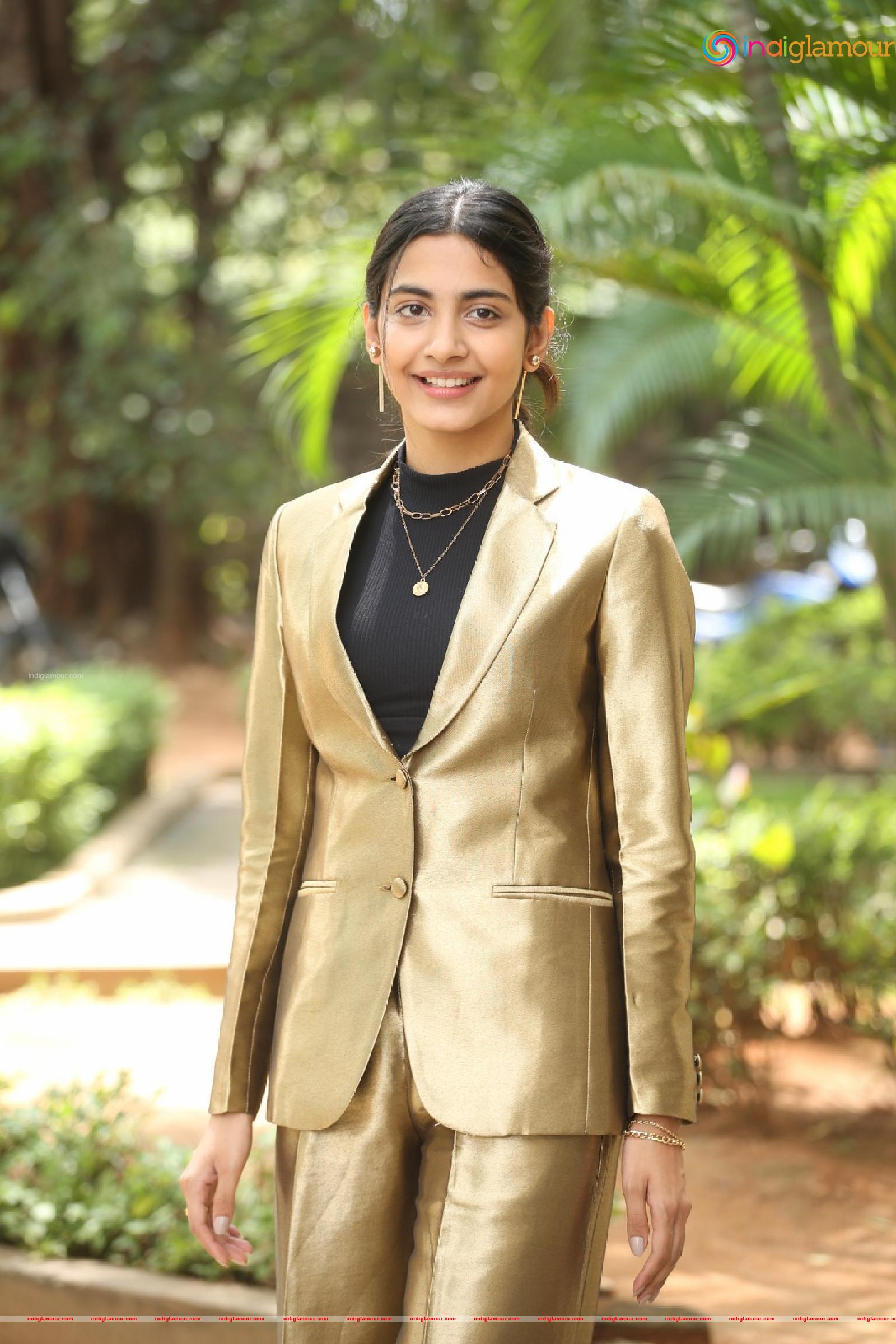 Pragati Shrivatsav Actress hd photo