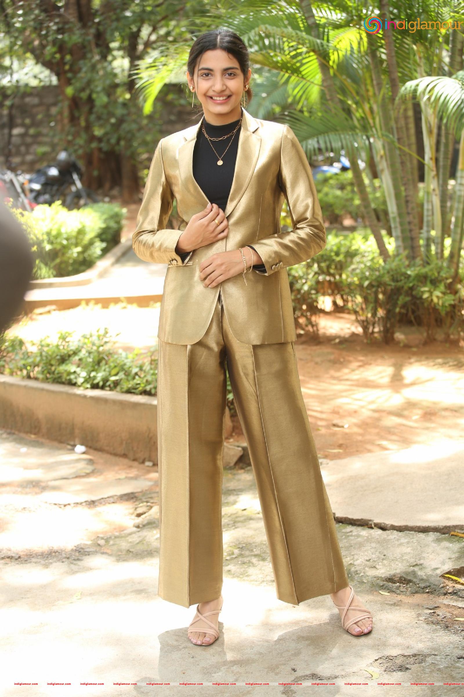 Pragati Shrivatsav Actress hd photo