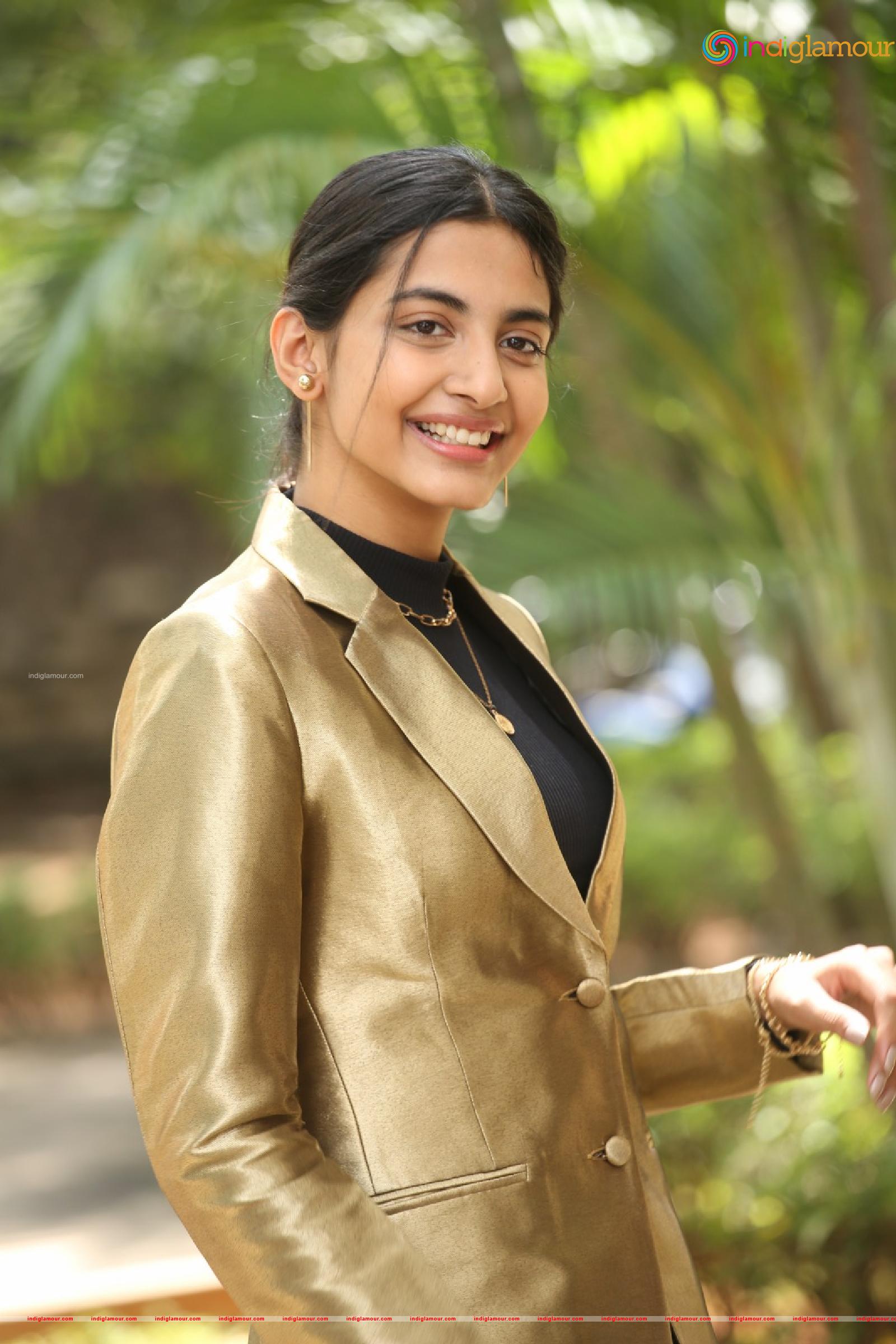 Pragati Shrivatsav Actress hd photo