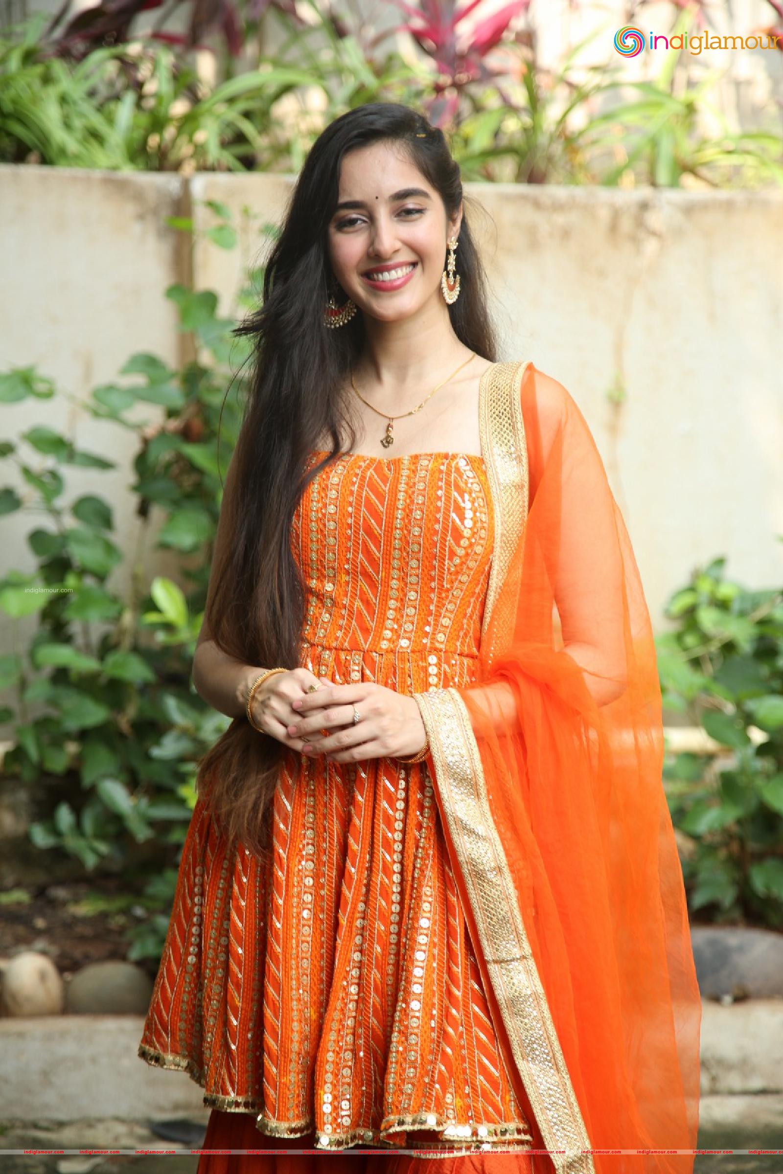 Simrat Kaur Actress HD photos,images,pics and stills-indiglamour.com ...