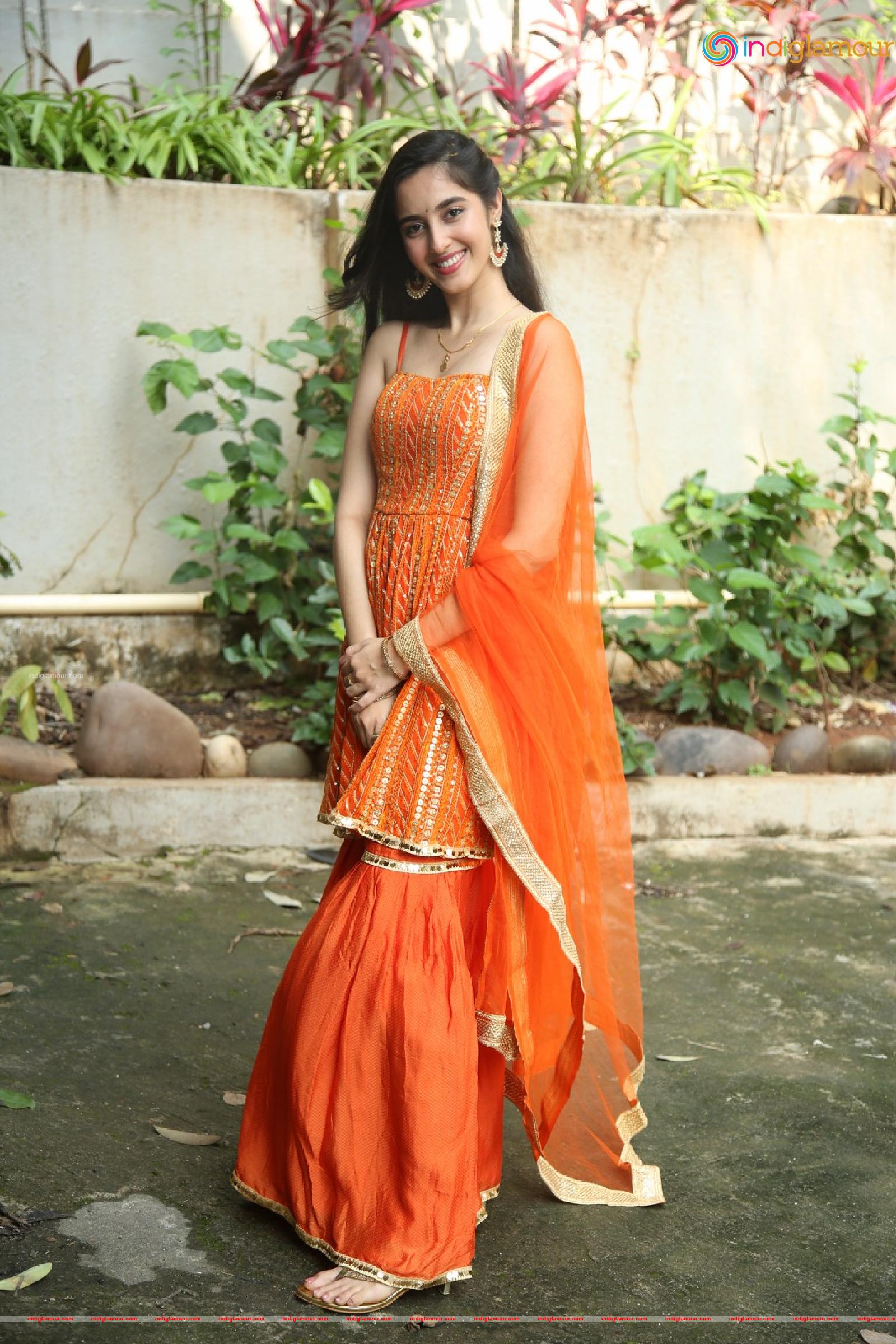 Simrat Kaur Actress hd photo