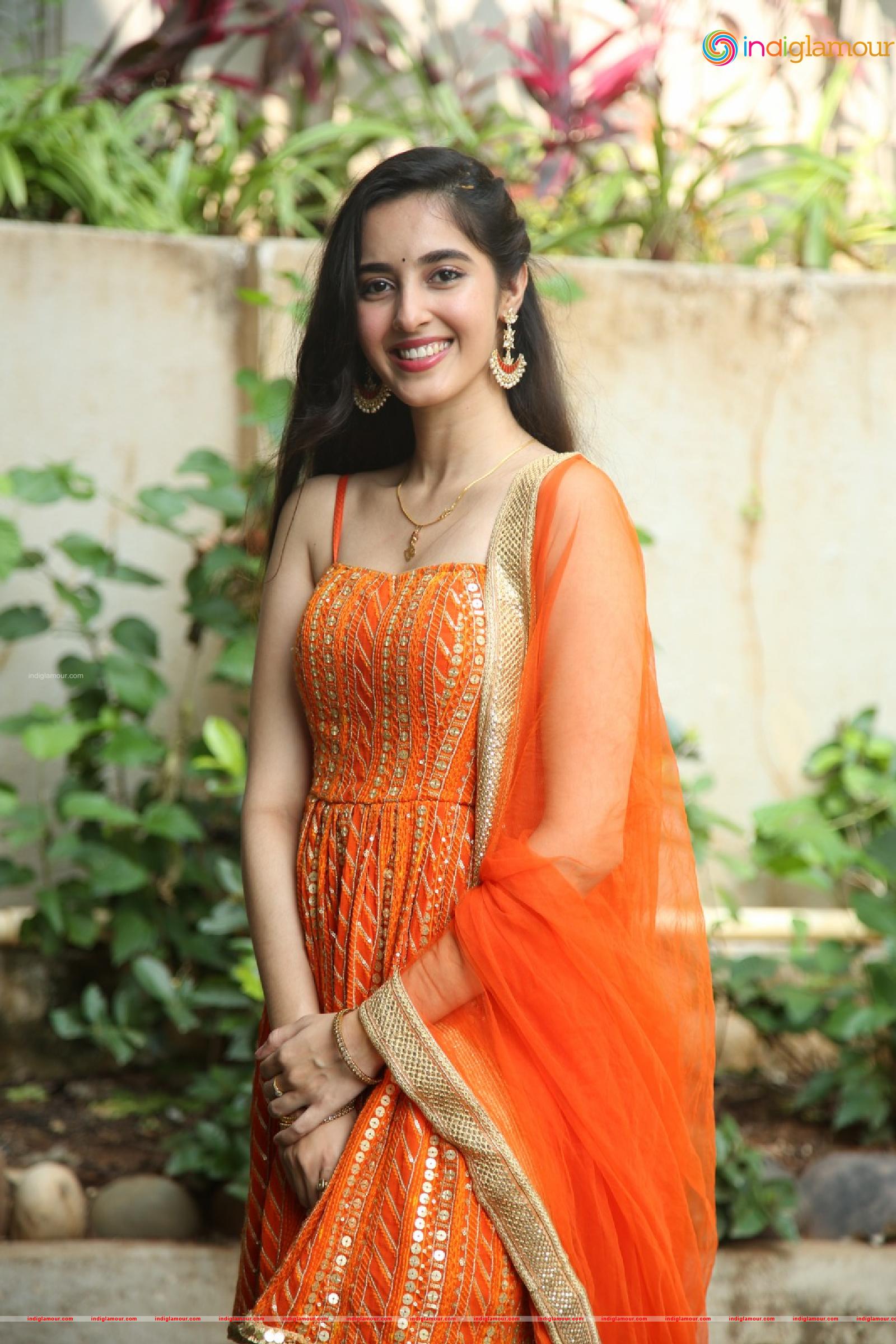 Simrat Kaur Actress hd photo
